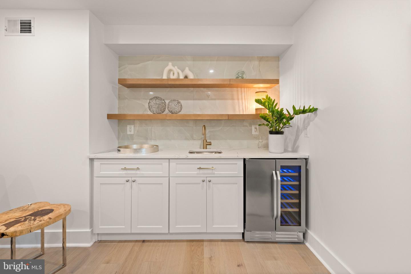 401 DECATUR ST NW, WASHINGTON, District Of Columbia 20011, 6 Bedrooms Bedrooms, ,4 BathroomsBathrooms,Residential,For sale,401 DECATUR ST NW,DCDC2199318 MLS # DCDC2199318