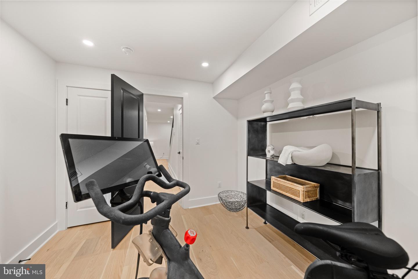 401 DECATUR ST NW, WASHINGTON, District Of Columbia 20011, 6 Bedrooms Bedrooms, ,4 BathroomsBathrooms,Residential,For sale,401 DECATUR ST NW,DCDC2199318 MLS # DCDC2199318