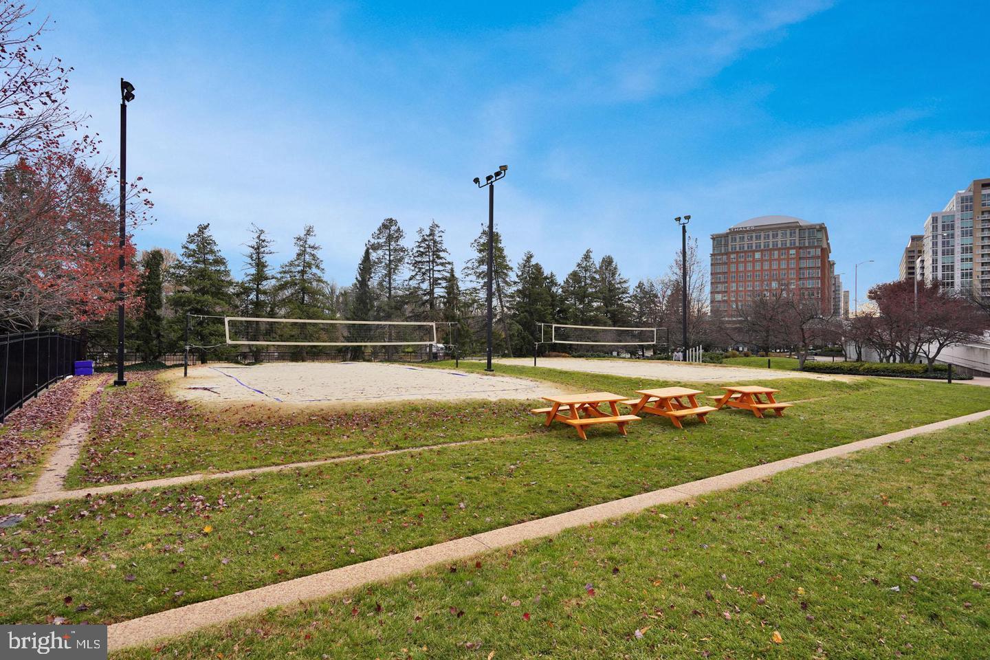 1805 CRYSTAL DR #301S, ARLINGTON, Virginia 22202, 2 Bedrooms Bedrooms, ,1 BathroomBathrooms,Residential,For sale,1805 CRYSTAL DR #301S,VAAR2057148 MLS # VAAR2057148