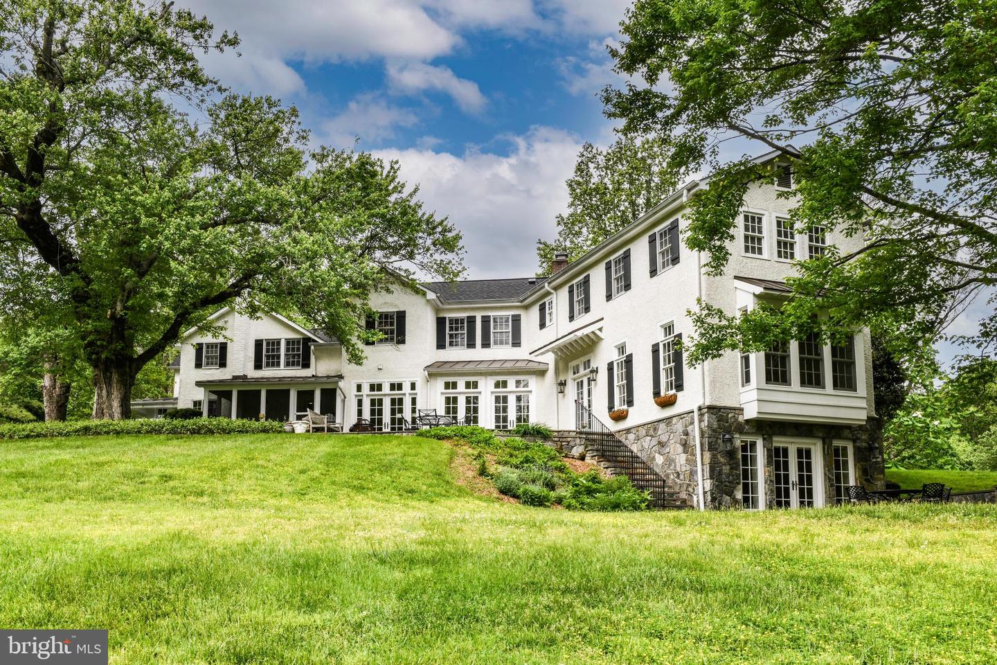 1435 HUNTER VIEW FARMS, VIENNA, Virginia 22182, 5 Bedrooms Bedrooms, ,4 BathroomsBathrooms,Residential,For sale,1435 HUNTER VIEW FARMS,VAFX2239700 MLS # VAFX2239700