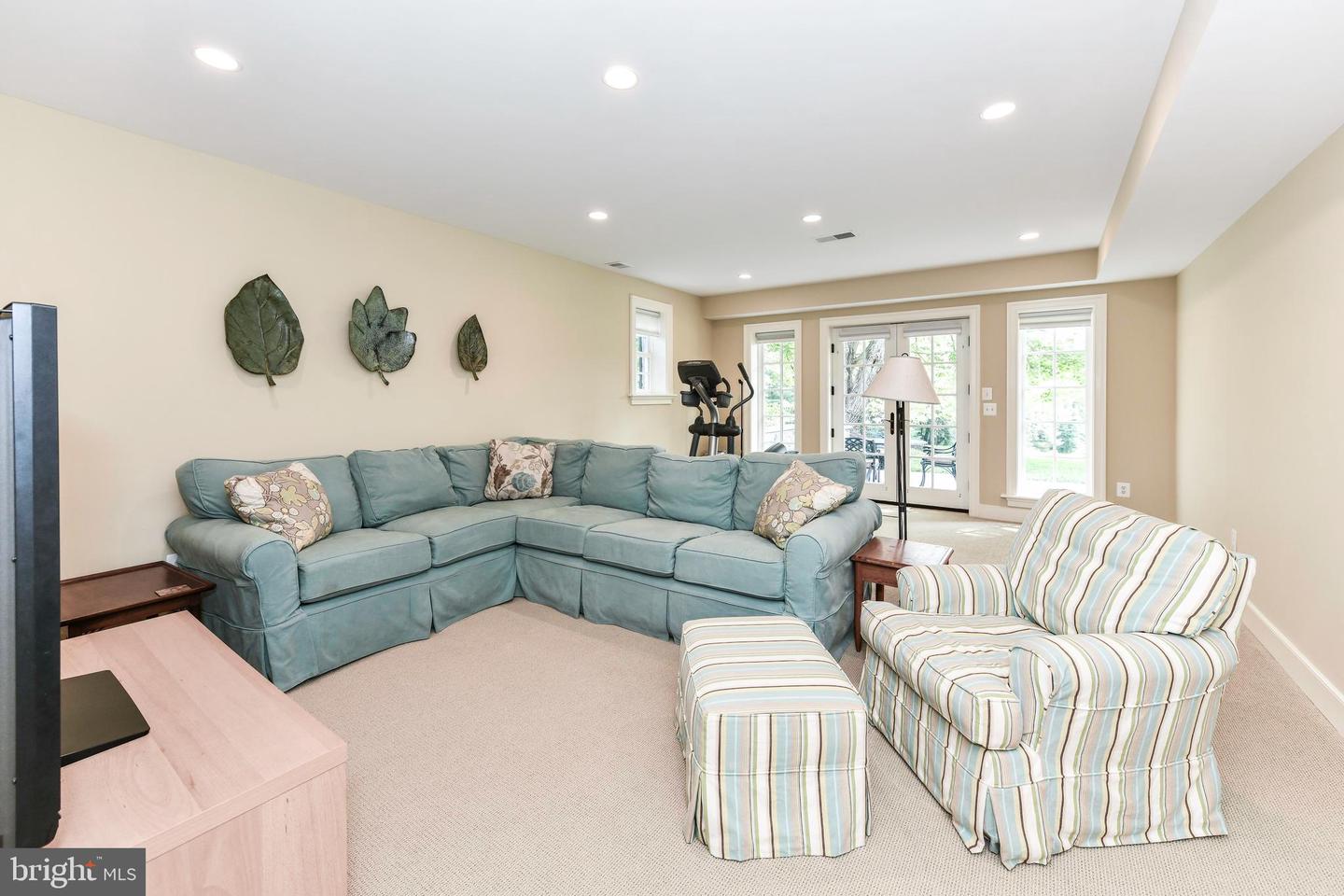 1435 HUNTER VIEW FARMS, VIENNA, Virginia 22182, 5 Bedrooms Bedrooms, ,4 BathroomsBathrooms,Residential,For sale,1435 HUNTER VIEW FARMS,VAFX2239700 MLS # VAFX2239700