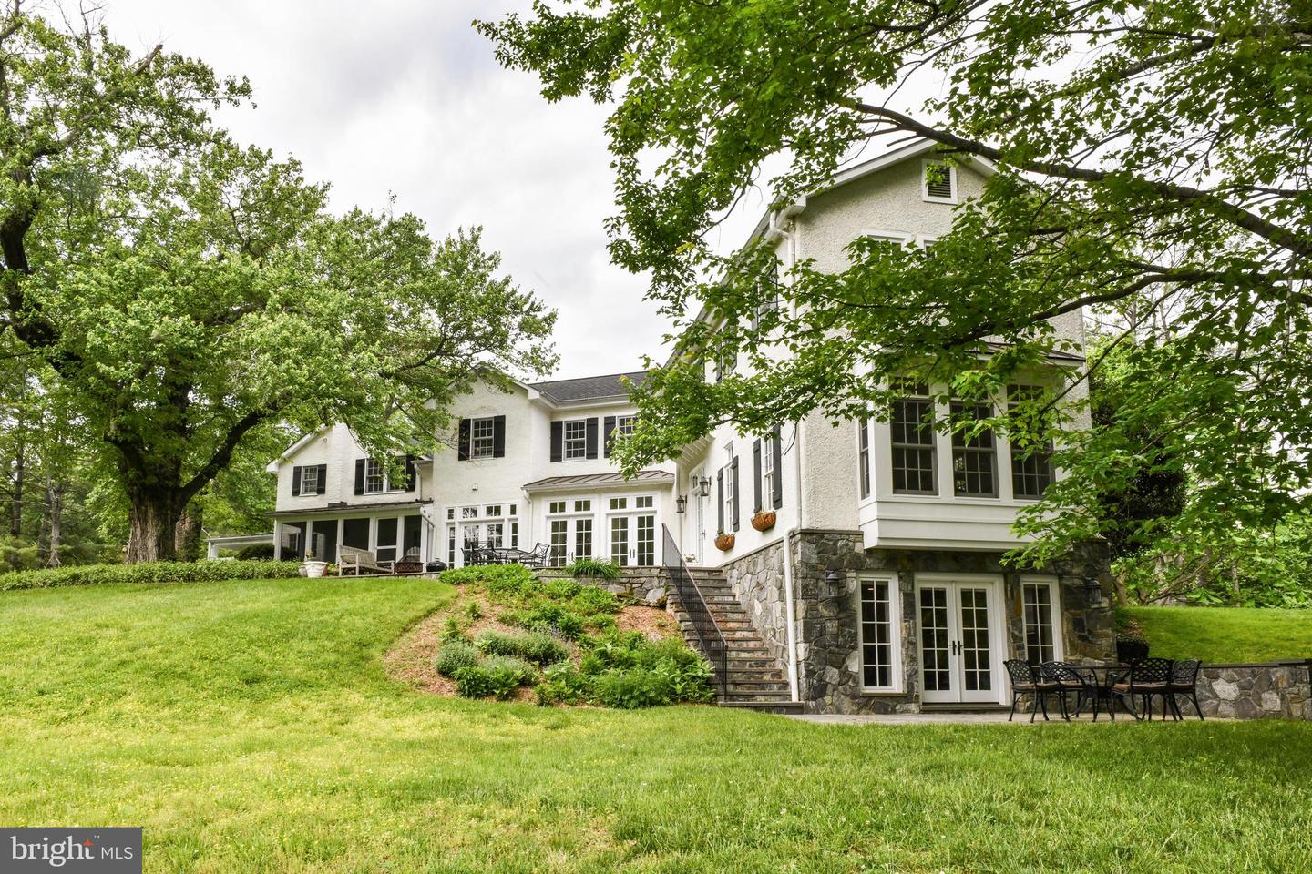 1435 HUNTER VIEW FARMS, VIENNA, Virginia 22182, 5 Bedrooms Bedrooms, ,4 BathroomsBathrooms,Residential,For sale,1435 HUNTER VIEW FARMS,VAFX2239700 MLS # VAFX2239700