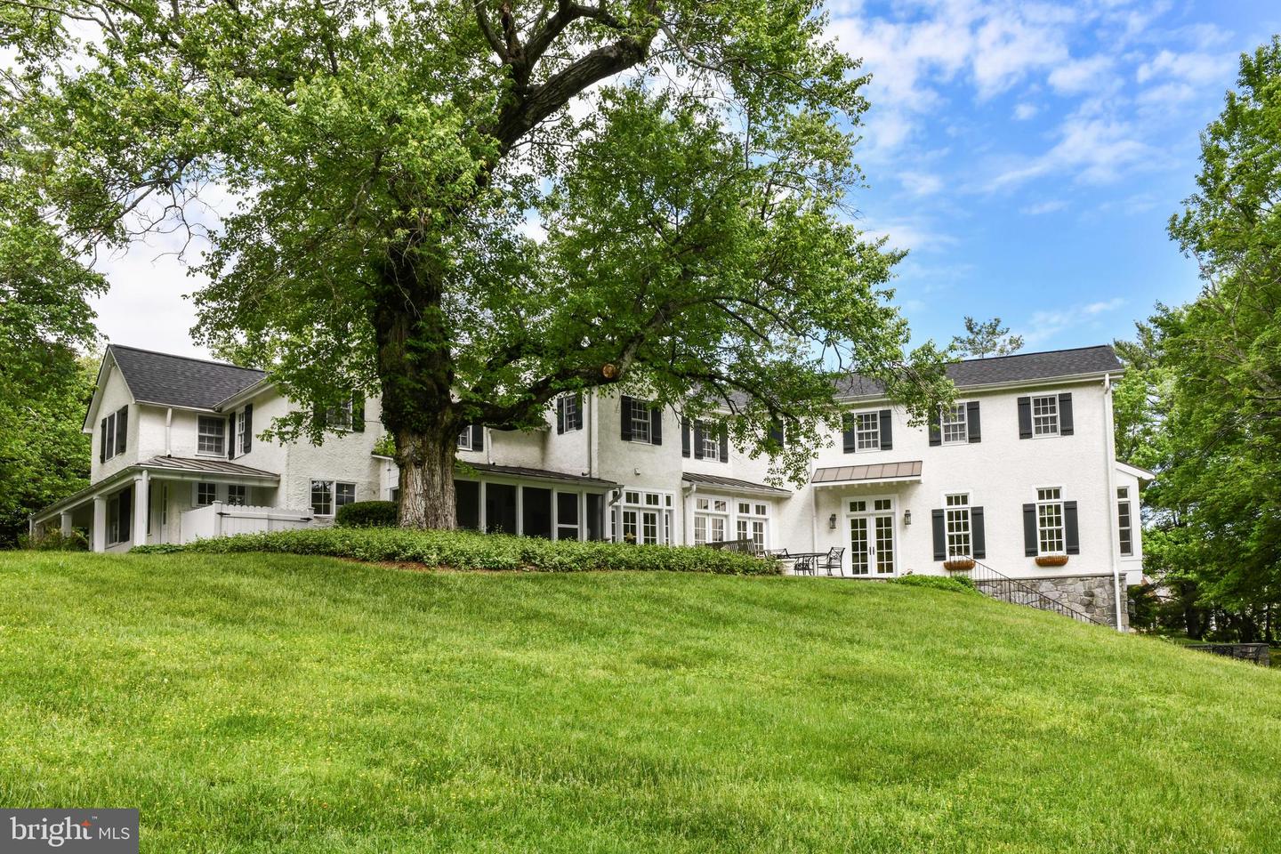 1435 HUNTER VIEW FARMS, VIENNA, Virginia 22182, 5 Bedrooms Bedrooms, ,4 BathroomsBathrooms,Residential,For sale,1435 HUNTER VIEW FARMS,VAFX2239700 MLS # VAFX2239700
