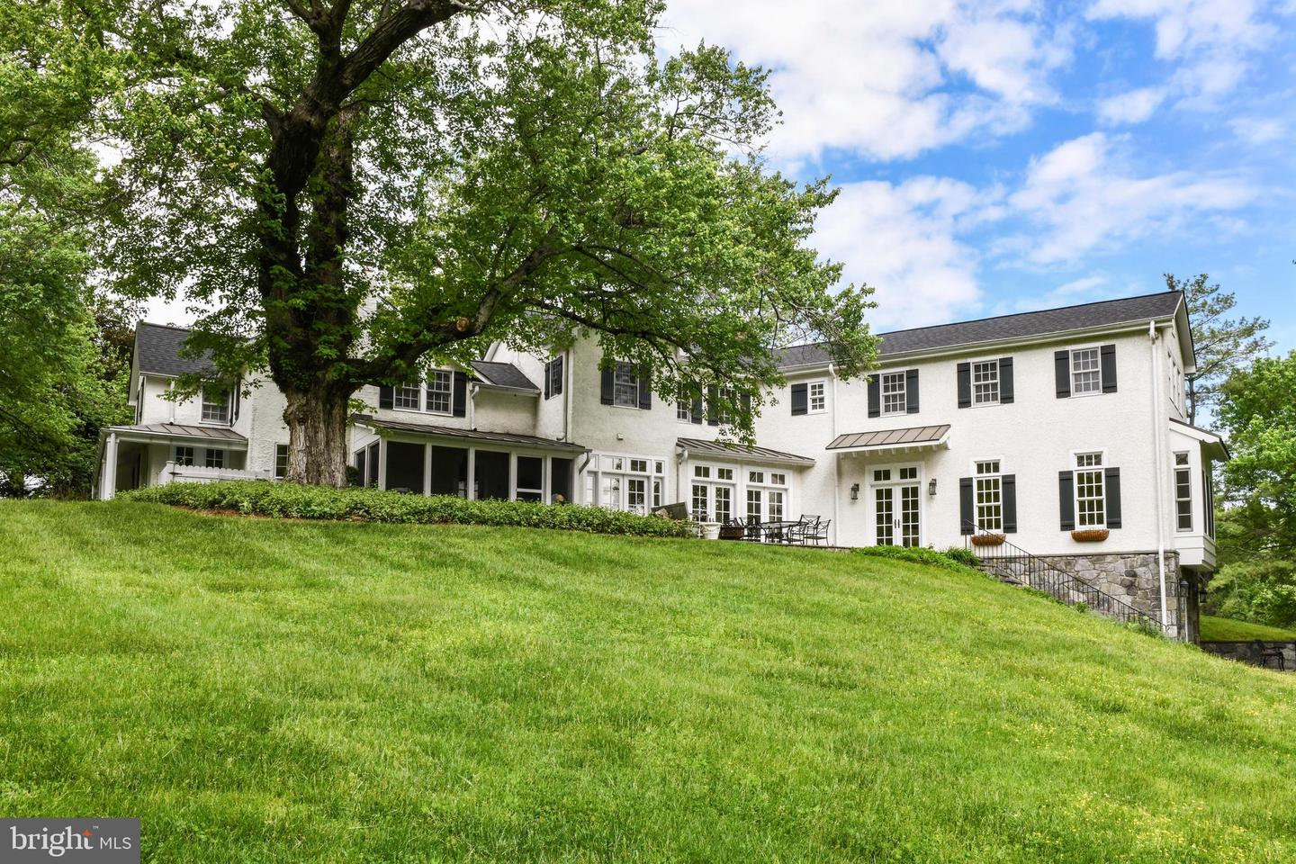 1435 HUNTER VIEW FARMS, VIENNA, Virginia 22182, 5 Bedrooms Bedrooms, ,4 BathroomsBathrooms,Residential,For sale,1435 HUNTER VIEW FARMS,VAFX2239700 MLS # VAFX2239700