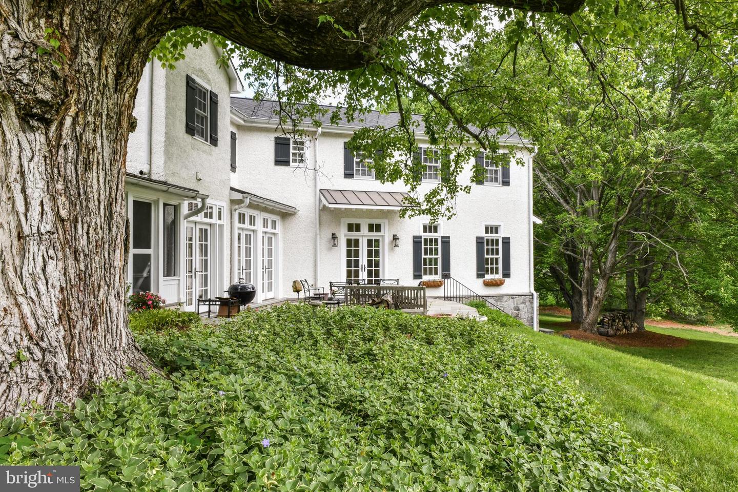1435 HUNTER VIEW FARMS, VIENNA, Virginia 22182, 5 Bedrooms Bedrooms, ,4 BathroomsBathrooms,Residential,For sale,1435 HUNTER VIEW FARMS,VAFX2239700 MLS # VAFX2239700