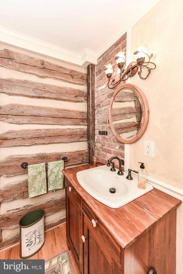 1435 HUNTER VIEW FARMS, VIENNA, Virginia 22182, 5 Bedrooms Bedrooms, ,4 BathroomsBathrooms,Residential,For sale,1435 HUNTER VIEW FARMS,VAFX2239700 MLS # VAFX2239700