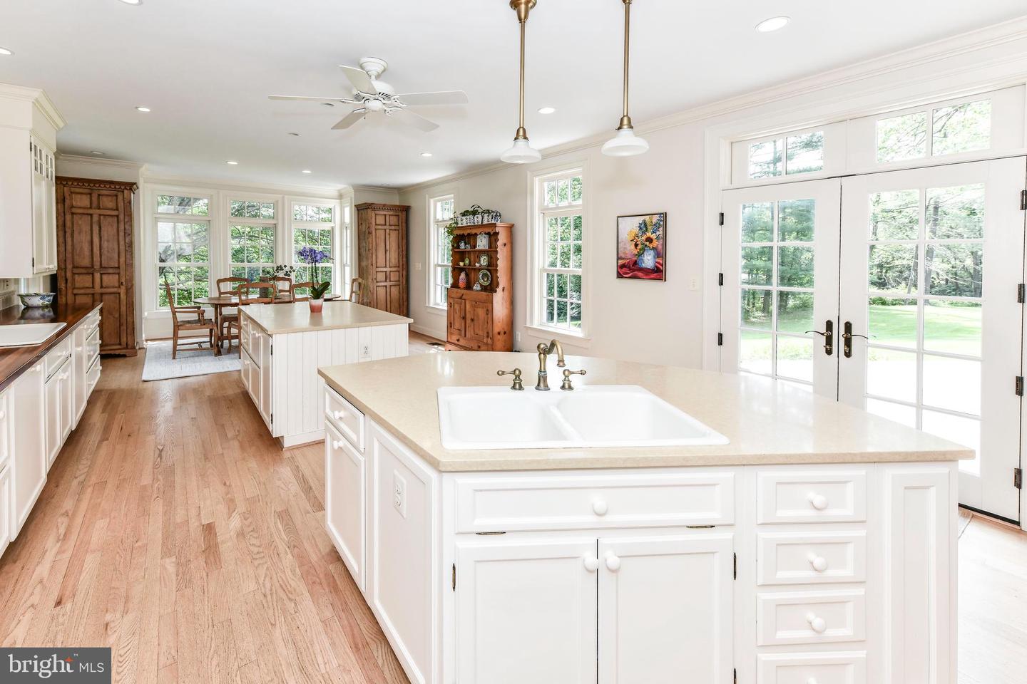 1435 HUNTER VIEW FARMS, VIENNA, Virginia 22182, 5 Bedrooms Bedrooms, ,4 BathroomsBathrooms,Residential,For sale,1435 HUNTER VIEW FARMS,VAFX2239700 MLS # VAFX2239700