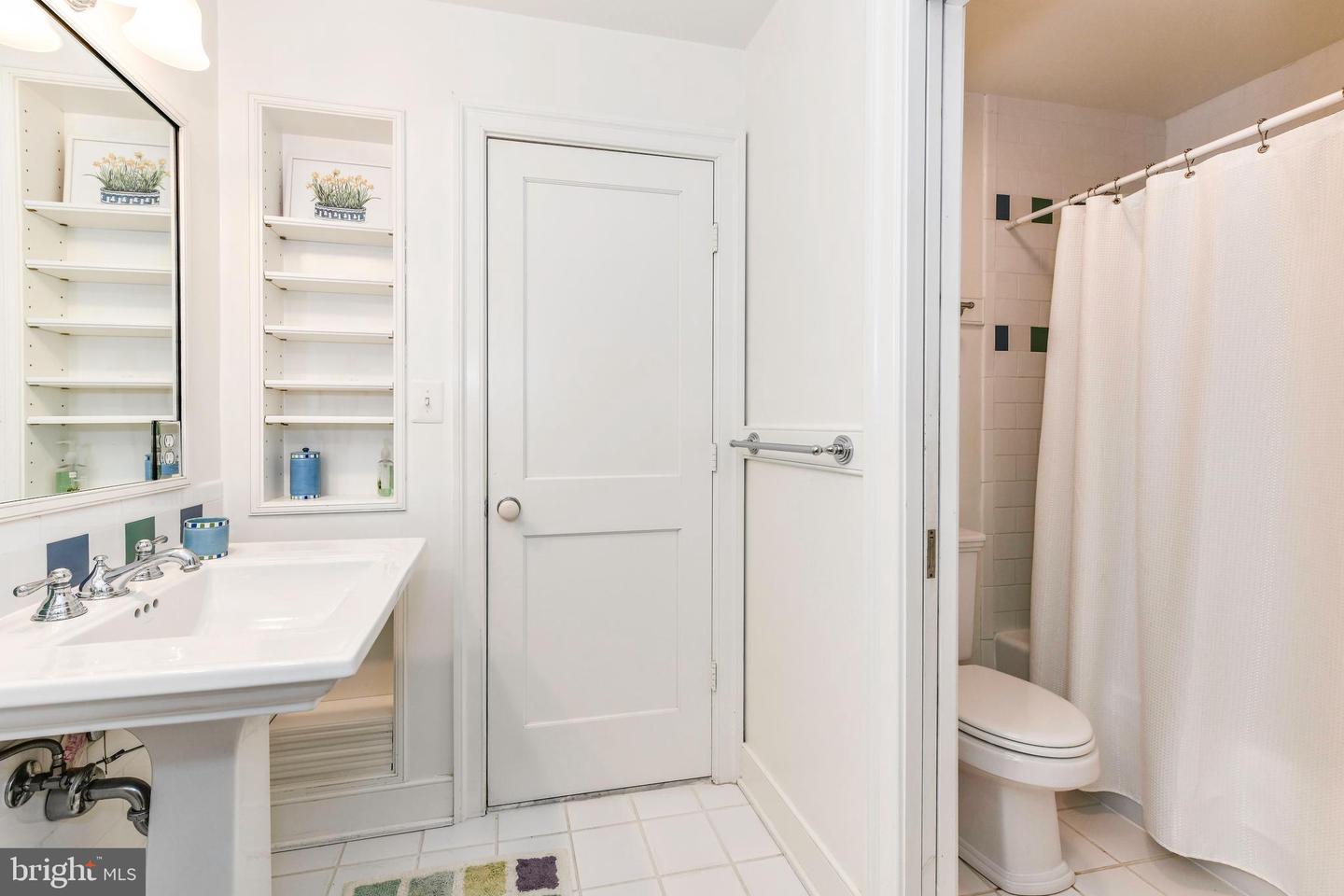 1435 HUNTER VIEW FARMS, VIENNA, Virginia 22182, 5 Bedrooms Bedrooms, ,4 BathroomsBathrooms,Residential,For sale,1435 HUNTER VIEW FARMS,VAFX2239700 MLS # VAFX2239700