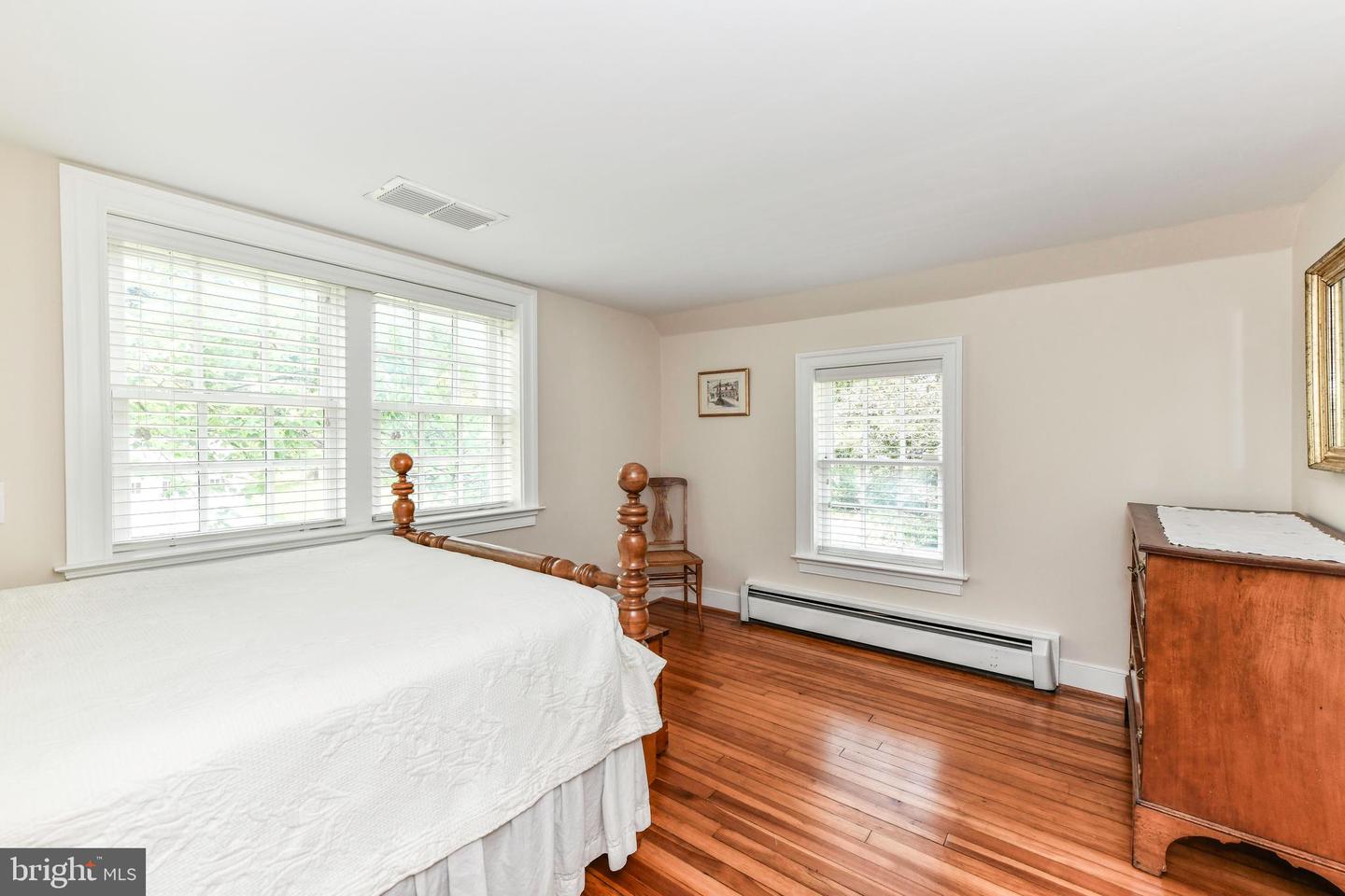 1435 HUNTER VIEW FARMS, VIENNA, Virginia 22182, 5 Bedrooms Bedrooms, ,4 BathroomsBathrooms,Residential,For sale,1435 HUNTER VIEW FARMS,VAFX2239700 MLS # VAFX2239700