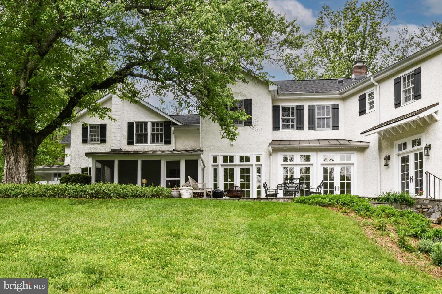 1435 HUNTER VIEW FARMS, VIENNA, Virginia 22182, 5 Bedrooms Bedrooms, ,4 BathroomsBathrooms,Residential,For sale,1435 HUNTER VIEW FARMS,VAFX2239700 MLS # VAFX2239700