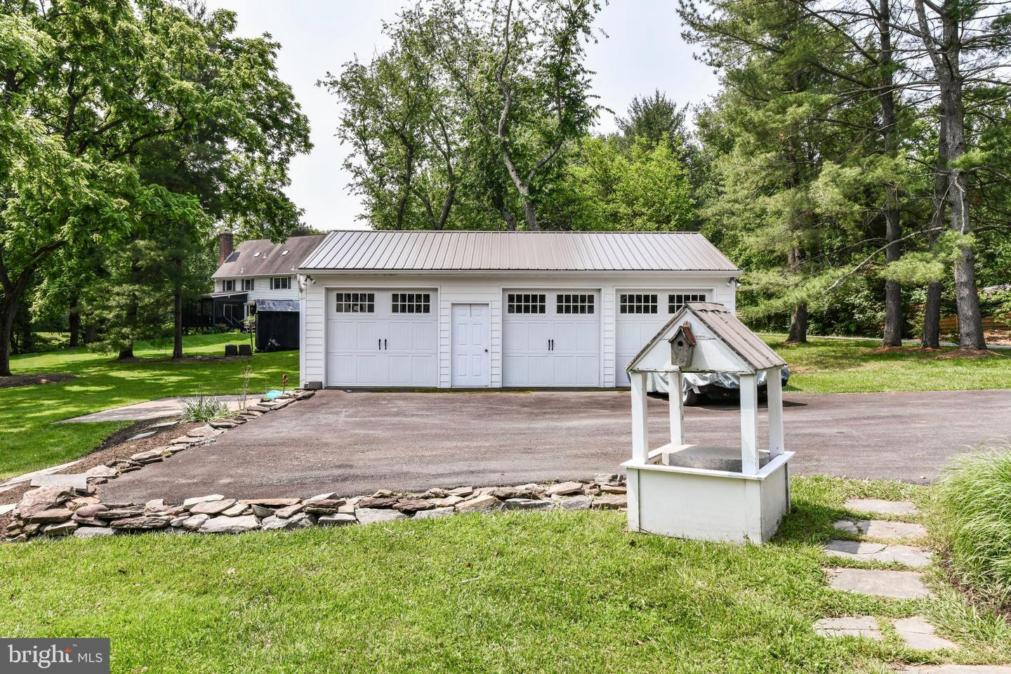 1435 HUNTER VIEW FARMS, VIENNA, Virginia 22182, 5 Bedrooms Bedrooms, ,4 BathroomsBathrooms,Residential,For sale,1435 HUNTER VIEW FARMS,VAFX2239700 MLS # VAFX2239700