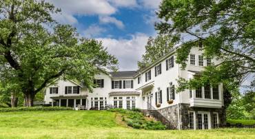 1435 HUNTER VIEW FARMS, VIENNA, Virginia 22182, 5 Bedrooms Bedrooms, ,4 BathroomsBathrooms,Residential,For sale,1435 HUNTER VIEW FARMS,VAFX2239700 MLS # VAFX2239700