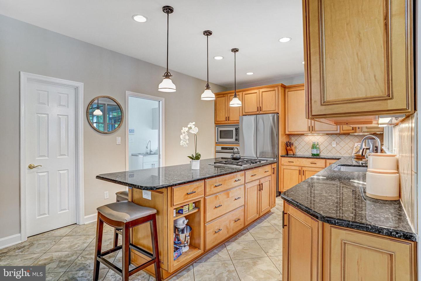 9512 MACY AVE, VIENNA, Virginia 22182, 5 Bedrooms Bedrooms, ,4 BathroomsBathrooms,Residential,For sale,9512 MACY AVE,VAFX2240616 MLS # VAFX2240616