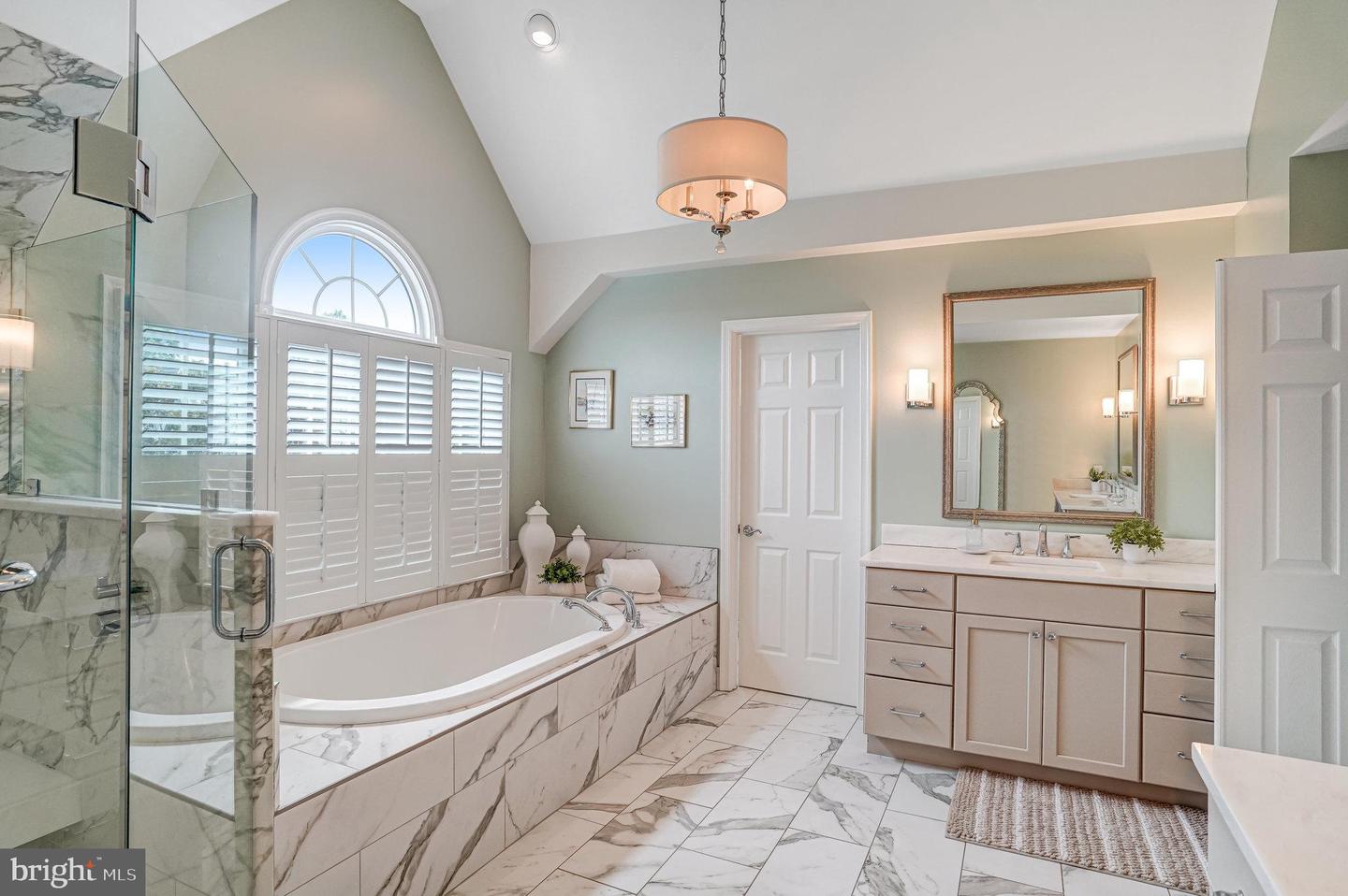 9512 MACY AVE, VIENNA, Virginia 22182, 5 Bedrooms Bedrooms, ,4 BathroomsBathrooms,Residential,For sale,9512 MACY AVE,VAFX2240616 MLS # VAFX2240616