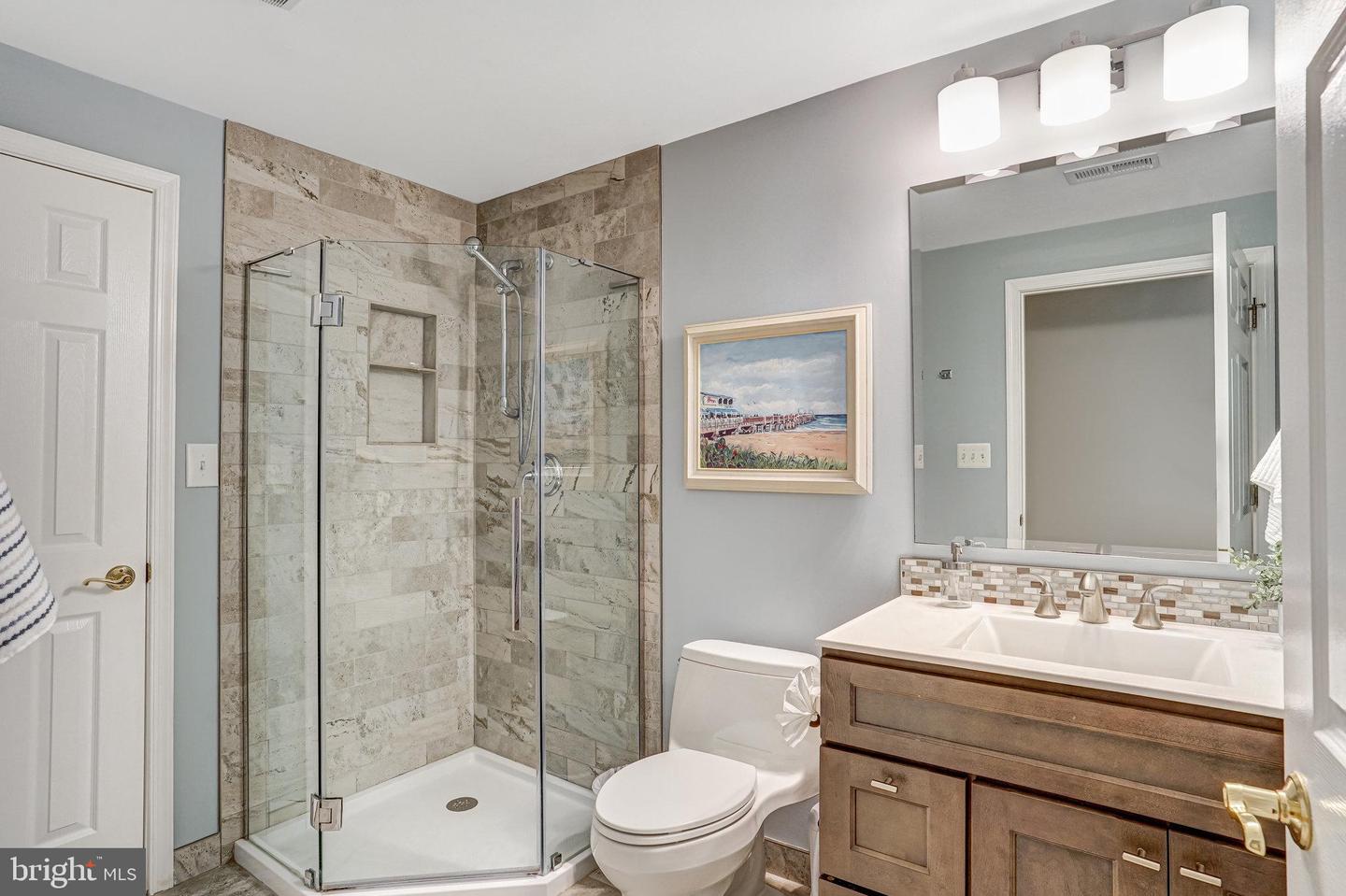 9512 MACY AVE, VIENNA, Virginia 22182, 5 Bedrooms Bedrooms, ,4 BathroomsBathrooms,Residential,For sale,9512 MACY AVE,VAFX2240616 MLS # VAFX2240616