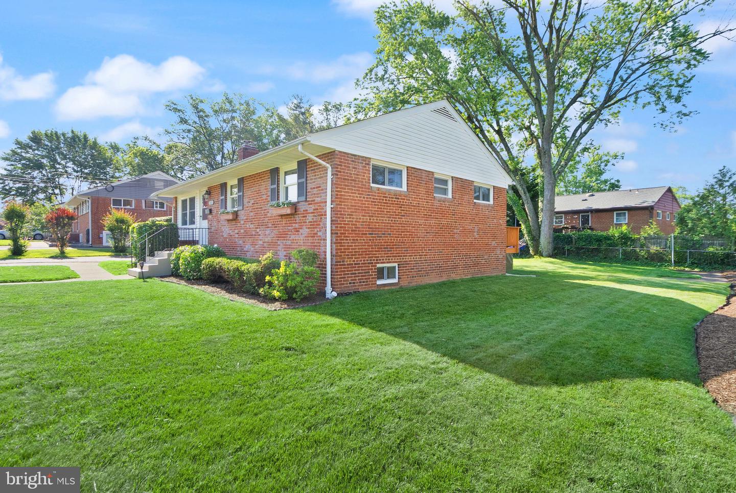 7019 STRATHMORE ST, FALLS CHURCH, Virginia 22042, 4 Bedrooms Bedrooms, ,2 BathroomsBathrooms,Residential,For sale,7019 STRATHMORE ST,VAFX2240944 MLS # VAFX2240944