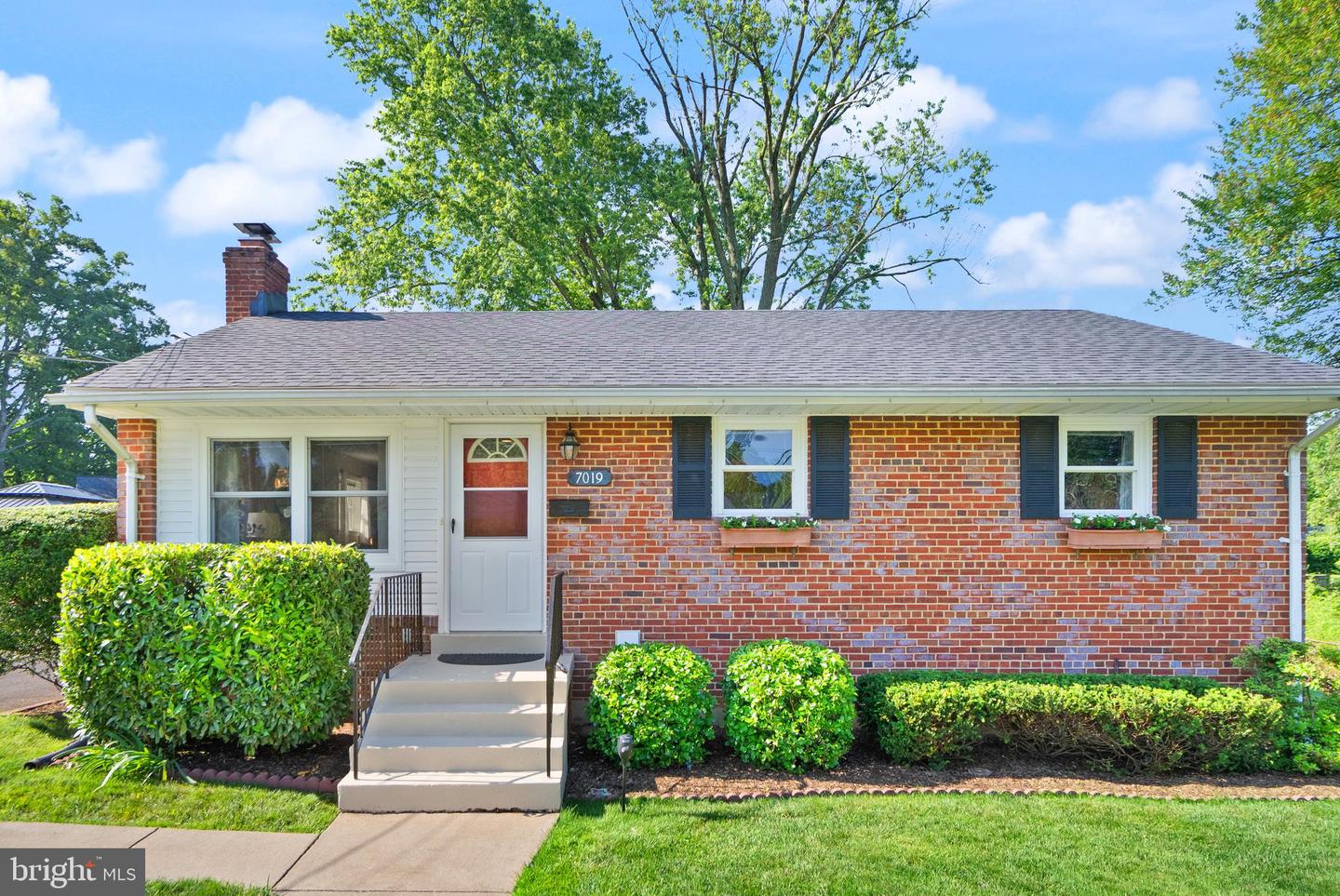 7019 STRATHMORE ST, FALLS CHURCH, Virginia 22042, 4 Bedrooms Bedrooms, ,2 BathroomsBathrooms,Residential,For sale,7019 STRATHMORE ST,VAFX2240944 MLS # VAFX2240944