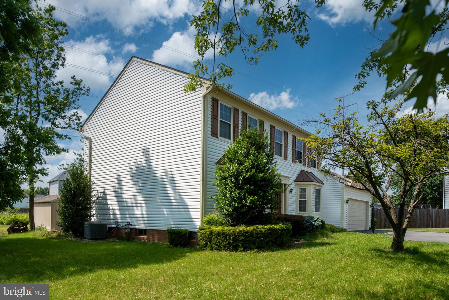 15720 BEAU RIDGE DR, WOODBRIDGE, Virginia 22193, 4 Bedrooms Bedrooms, ,2 BathroomsBathrooms,Residential,For sale,15720 BEAU RIDGE DR,VAPW2094734 MLS # VAPW2094734