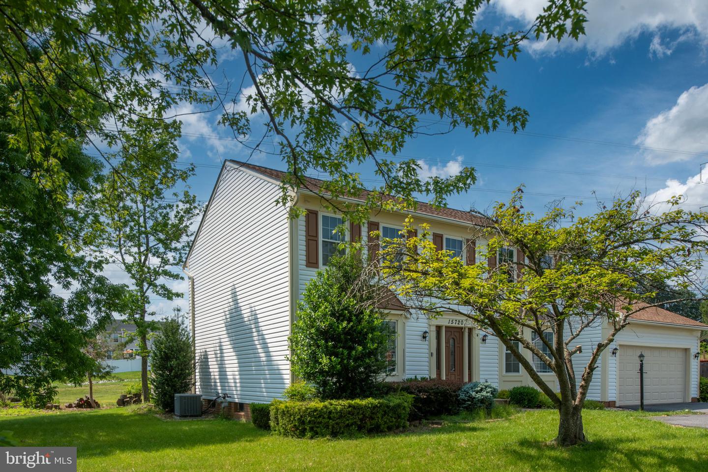 15720 BEAU RIDGE DR, WOODBRIDGE, Virginia 22193, 4 Bedrooms Bedrooms, ,2 BathroomsBathrooms,Residential,For sale,15720 BEAU RIDGE DR,VAPW2094734 MLS # VAPW2094734