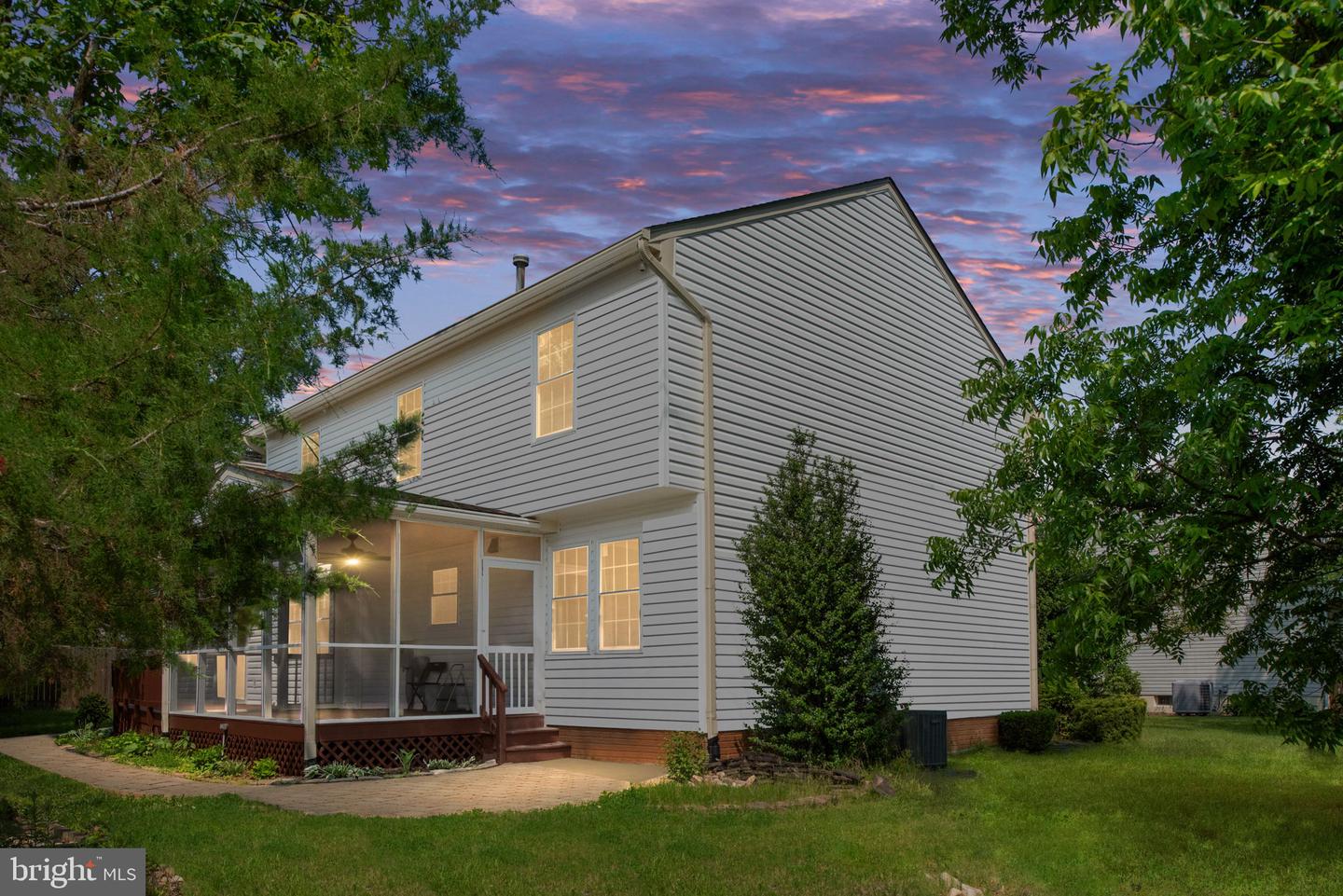 15720 BEAU RIDGE DR, WOODBRIDGE, Virginia 22193, 4 Bedrooms Bedrooms, ,2 BathroomsBathrooms,Residential,For sale,15720 BEAU RIDGE DR,VAPW2094734 MLS # VAPW2094734