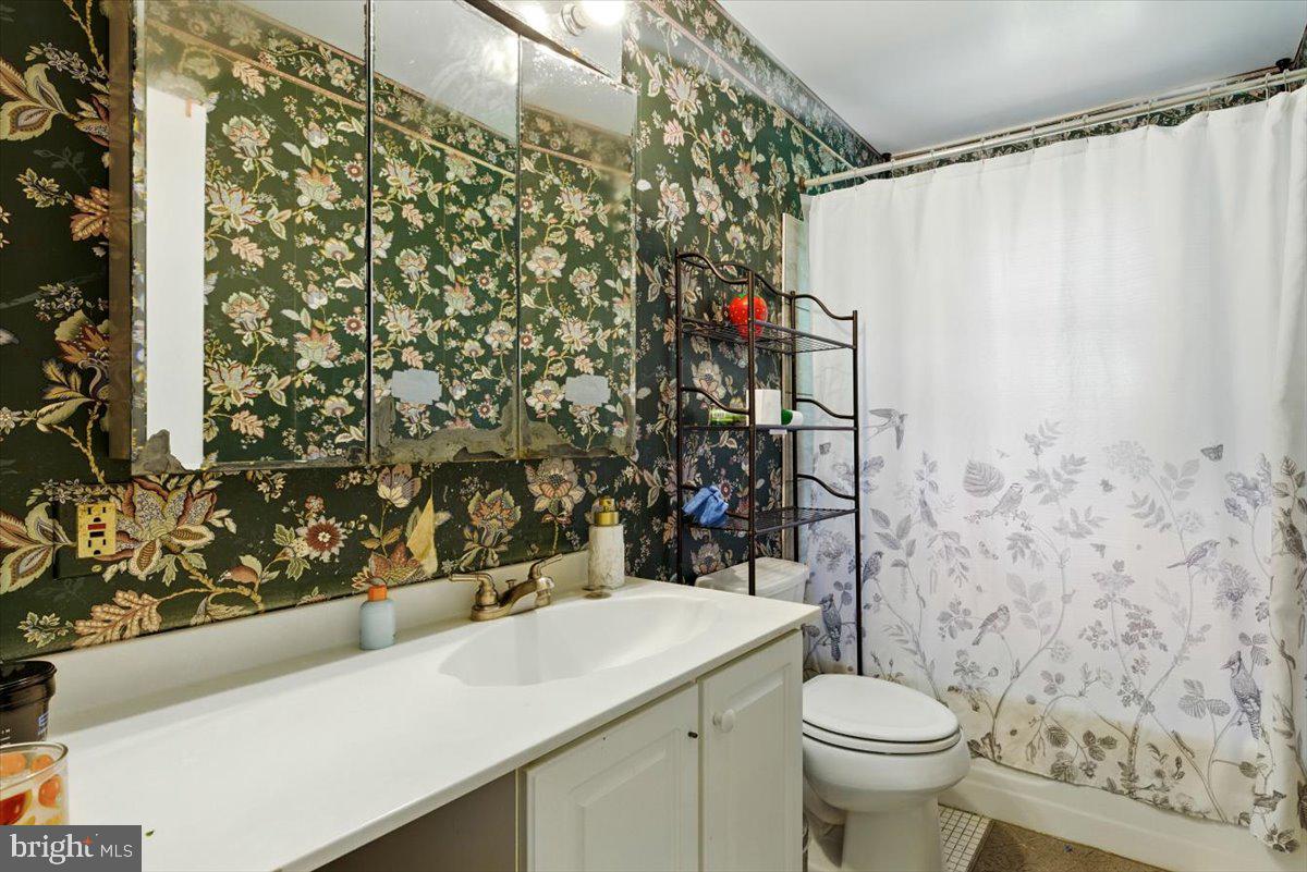 4108 WYNNWOOD DR, ANNANDALE, Virginia 22003, 6 Bedrooms Bedrooms, ,3 BathroomsBathrooms,Residential,For sale,4108 WYNNWOOD DR,VAFX2242068 MLS # VAFX2242068