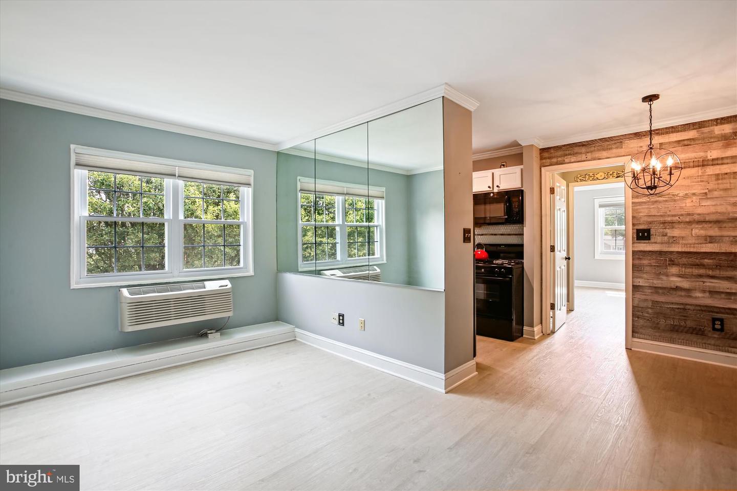 2237 FARRINGTON AVE #301, ALEXANDRIA, Virginia 22303, 1 Bedroom Bedrooms, ,1 BathroomBathrooms,Residential,For sale,2237 FARRINGTON AVE #301,VAFX2242302 MLS # VAFX2242302
