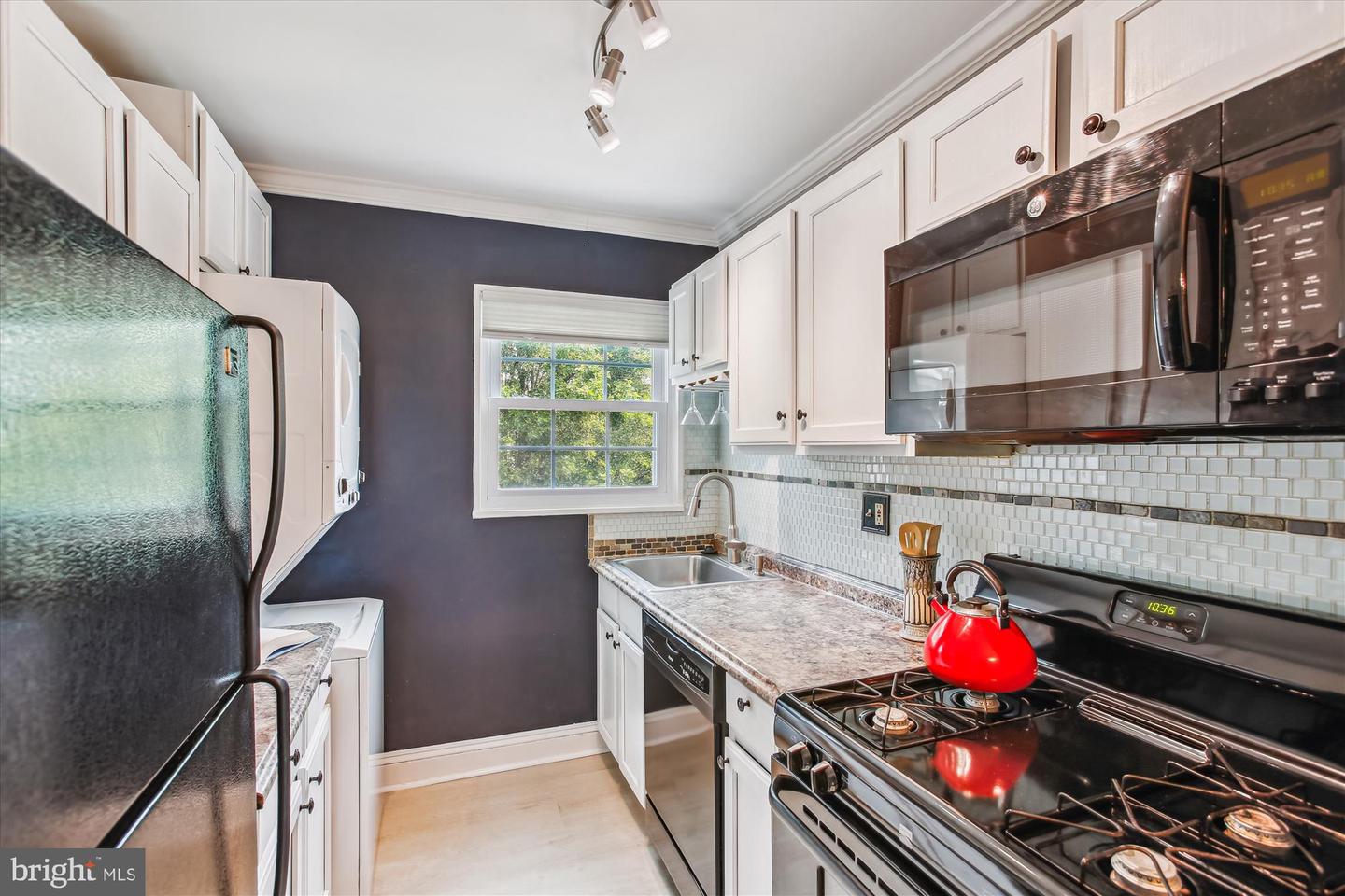 2237 FARRINGTON AVE #301, ALEXANDRIA, Virginia 22303, 1 Bedroom Bedrooms, ,1 BathroomBathrooms,Residential,For sale,2237 FARRINGTON AVE #301,VAFX2242302 MLS # VAFX2242302