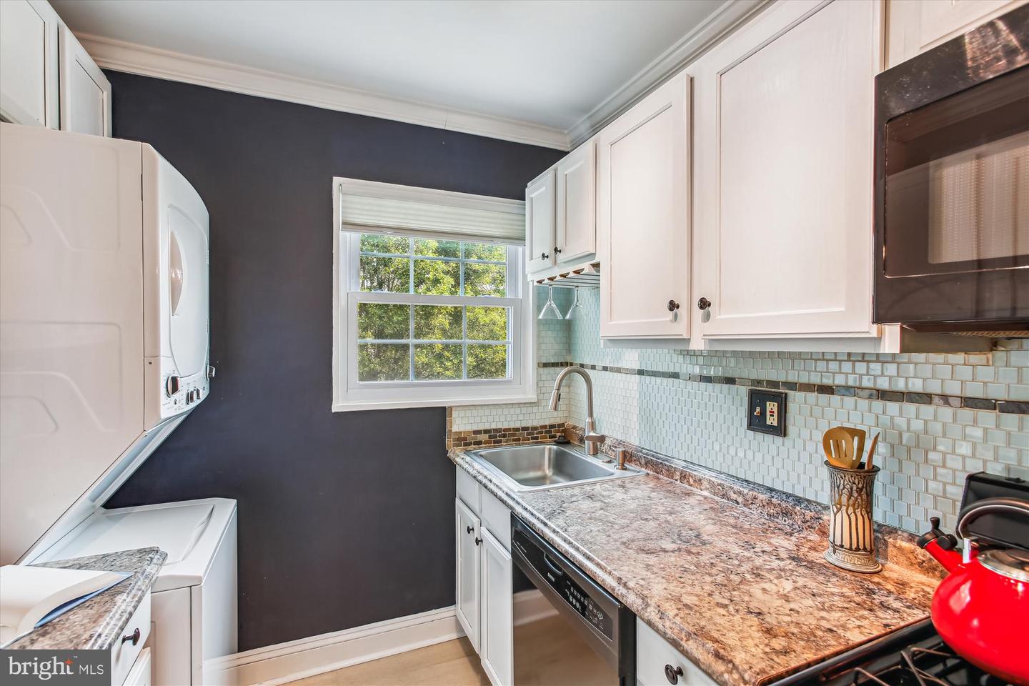 2237 FARRINGTON AVE #301, ALEXANDRIA, Virginia 22303, 1 Bedroom Bedrooms, ,1 BathroomBathrooms,Residential,For sale,2237 FARRINGTON AVE #301,VAFX2242302 MLS # VAFX2242302