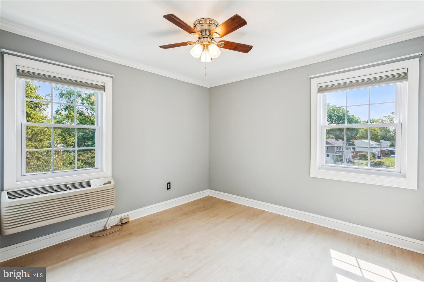2237 FARRINGTON AVE #301, ALEXANDRIA, Virginia 22303, 1 Bedroom Bedrooms, ,1 BathroomBathrooms,Residential,For sale,2237 FARRINGTON AVE #301,VAFX2242302 MLS # VAFX2242302
