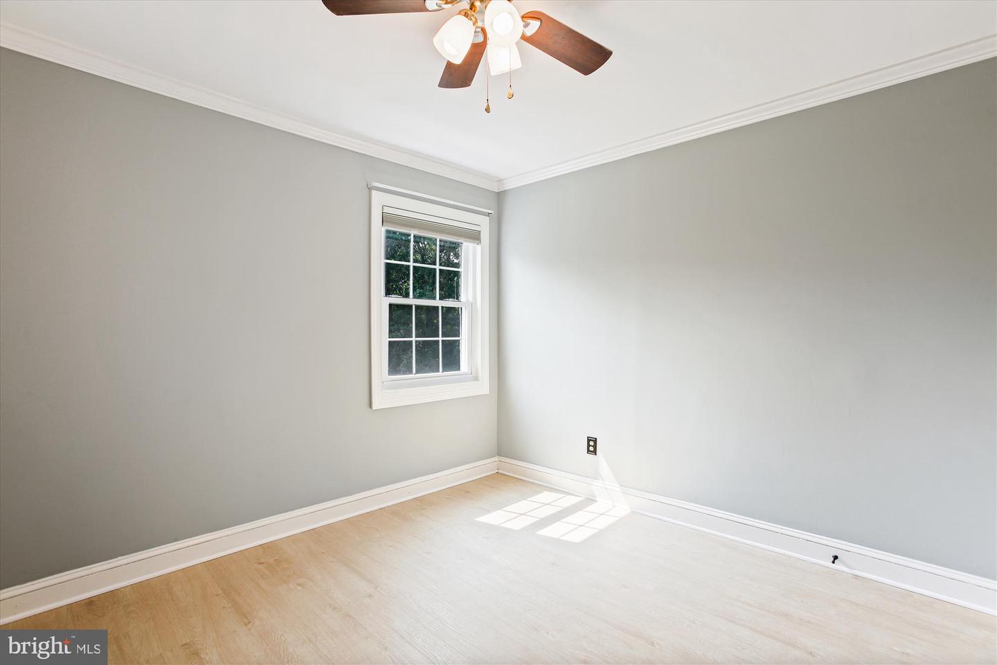 2237 FARRINGTON AVE #301, ALEXANDRIA, Virginia 22303, 1 Bedroom Bedrooms, ,1 BathroomBathrooms,Residential,For sale,2237 FARRINGTON AVE #301,VAFX2242302 MLS # VAFX2242302