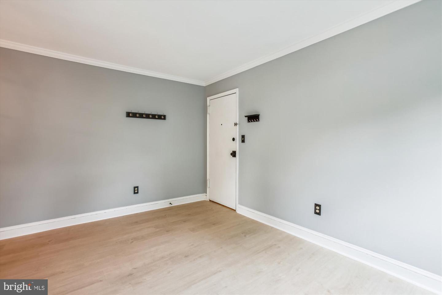 2237 FARRINGTON AVE #301, ALEXANDRIA, Virginia 22303, 1 Bedroom Bedrooms, ,1 BathroomBathrooms,Residential,For sale,2237 FARRINGTON AVE #301,VAFX2242302 MLS # VAFX2242302