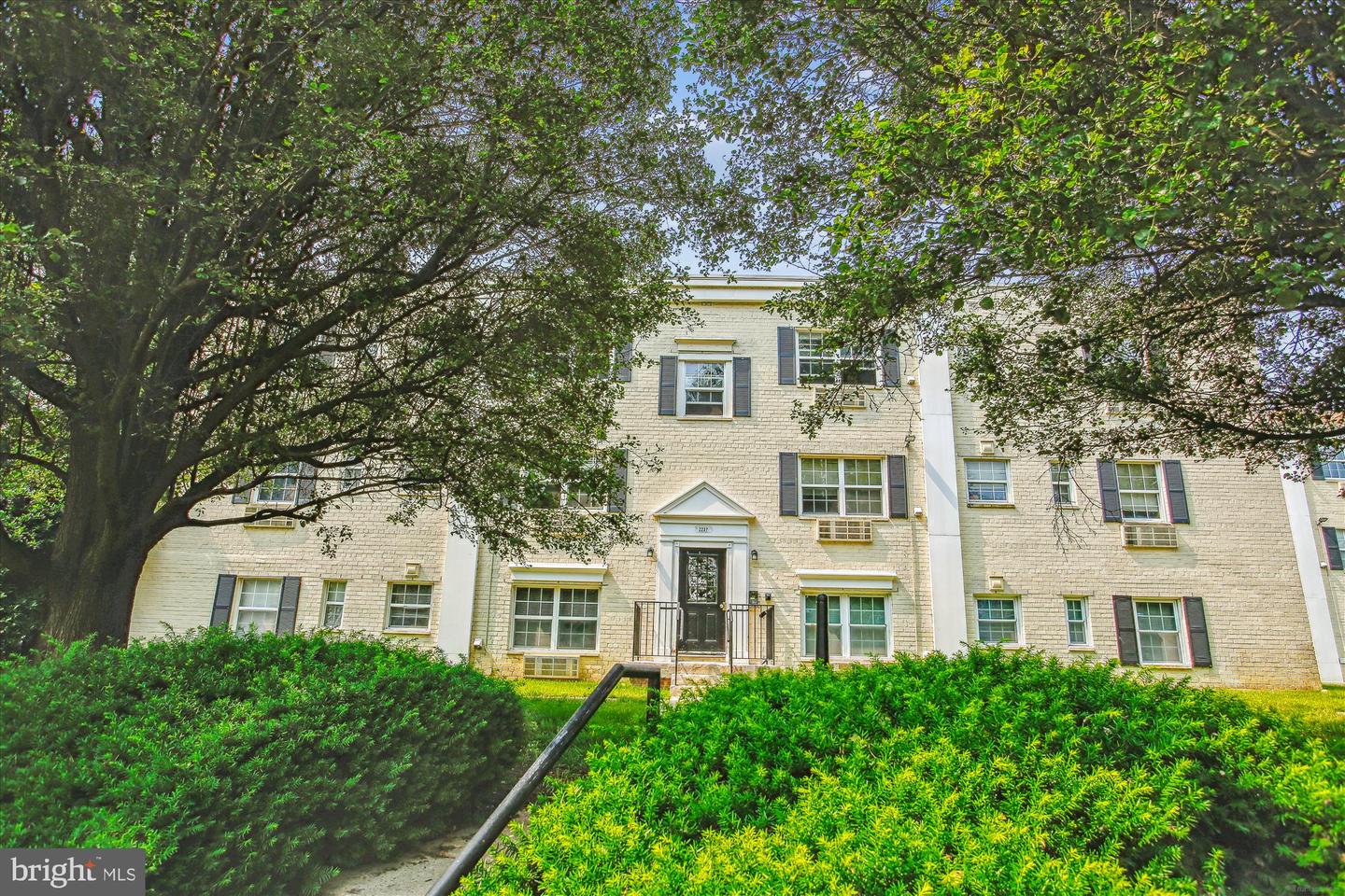 2237 FARRINGTON AVE #301, ALEXANDRIA, Virginia 22303, 1 Bedroom Bedrooms, ,1 BathroomBathrooms,Residential,For sale,2237 FARRINGTON AVE #301,VAFX2242302 MLS # VAFX2242302