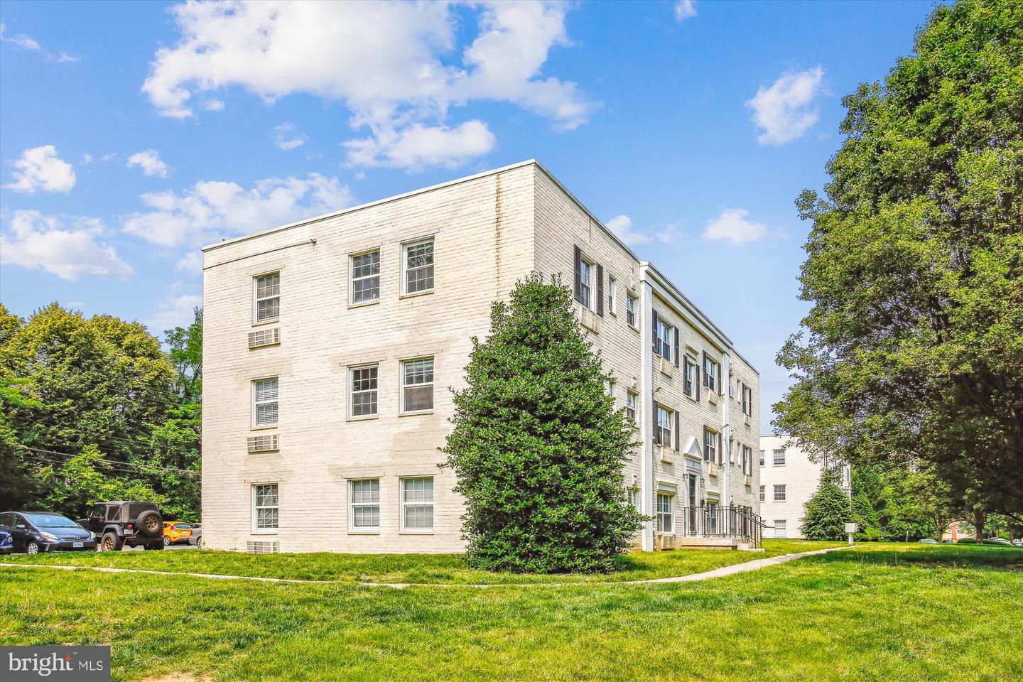 2237 FARRINGTON AVE #301, ALEXANDRIA, Virginia 22303, 1 Bedroom Bedrooms, ,1 BathroomBathrooms,Residential,For sale,2237 FARRINGTON AVE #301,VAFX2242302 MLS # VAFX2242302