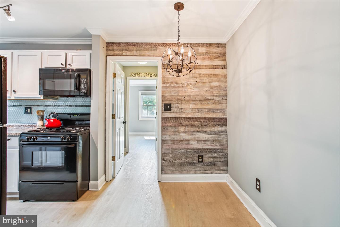 2237 FARRINGTON AVE #301, ALEXANDRIA, Virginia 22303, 1 Bedroom Bedrooms, ,1 BathroomBathrooms,Residential,For sale,2237 FARRINGTON AVE #301,VAFX2242302 MLS # VAFX2242302