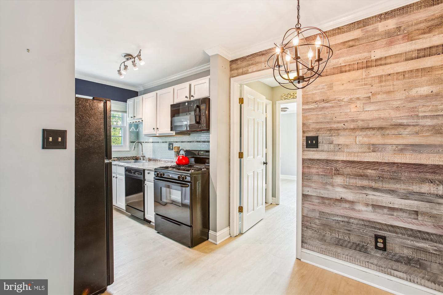 2237 FARRINGTON AVE #301, ALEXANDRIA, Virginia 22303, 1 Bedroom Bedrooms, ,1 BathroomBathrooms,Residential,For sale,2237 FARRINGTON AVE #301,VAFX2242302 MLS # VAFX2242302