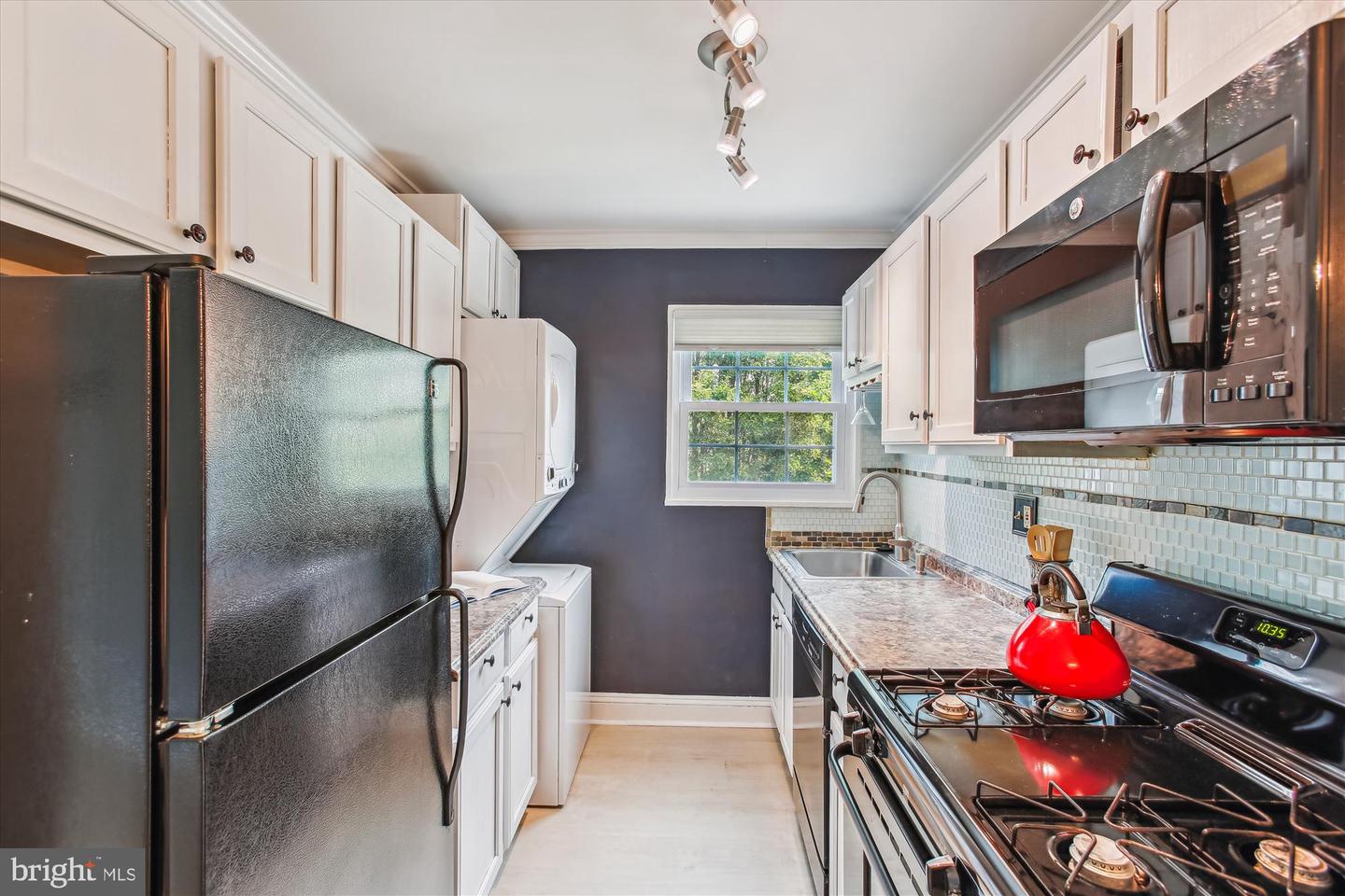 2237 FARRINGTON AVE #301, ALEXANDRIA, Virginia 22303, 1 Bedroom Bedrooms, ,1 BathroomBathrooms,Residential,For sale,2237 FARRINGTON AVE #301,VAFX2242302 MLS # VAFX2242302