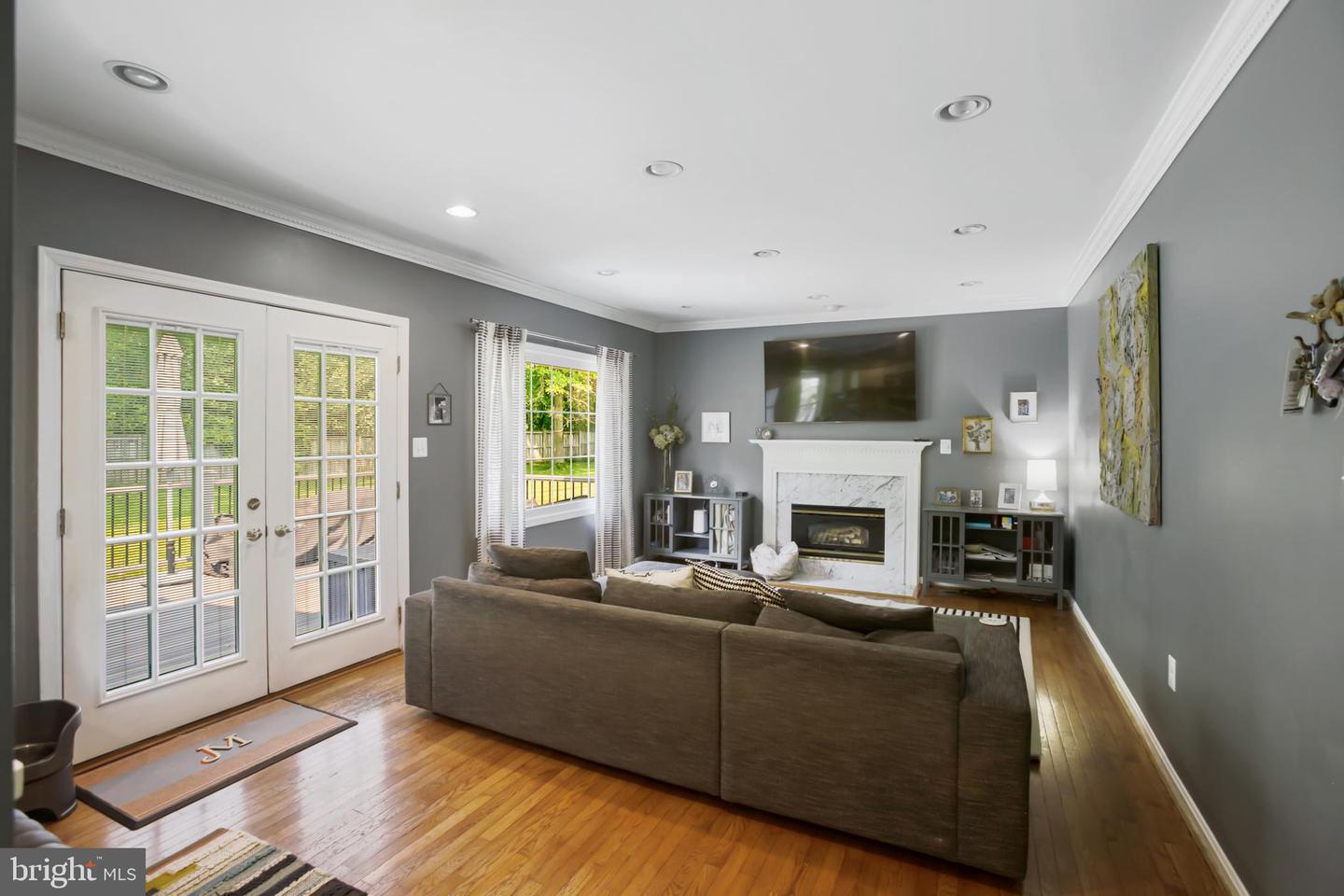 8518 CHASE GLEN CIR, FAIRFAX STATION, Virginia 22039, 5 Bedrooms Bedrooms, ,3 BathroomsBathrooms,Residential,For sale,8518 CHASE GLEN CIR,VAFX2242702 MLS # VAFX2242702