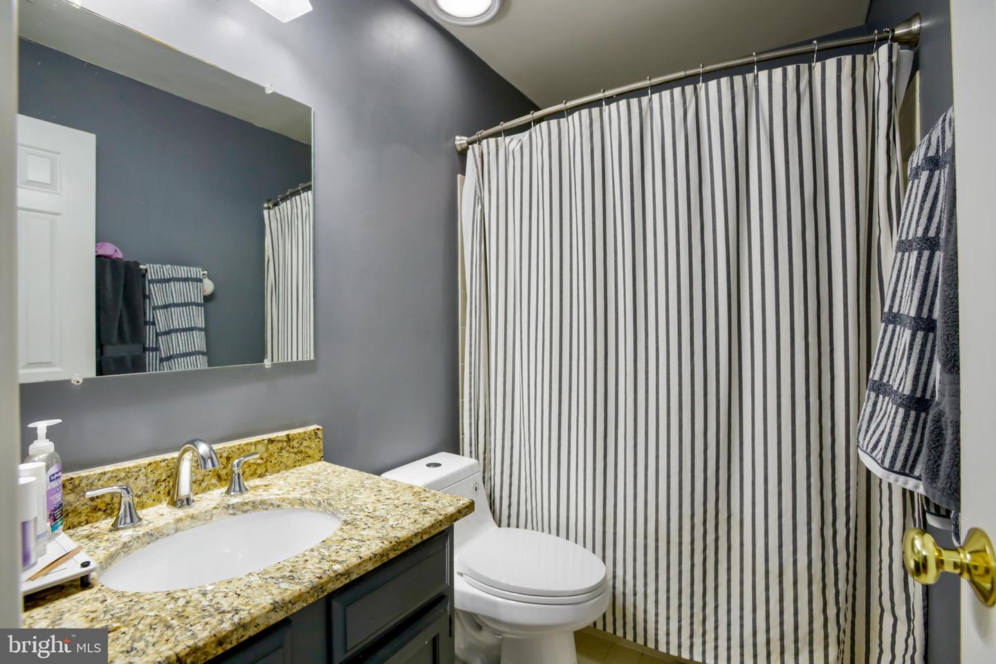 8518 CHASE GLEN CIR, FAIRFAX STATION, Virginia 22039, 5 Bedrooms Bedrooms, ,3 BathroomsBathrooms,Residential,For sale,8518 CHASE GLEN CIR,VAFX2242702 MLS # VAFX2242702
