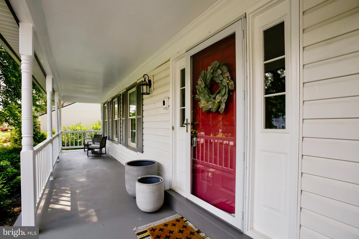 8518 CHASE GLEN CIR, FAIRFAX STATION, Virginia 22039, 5 Bedrooms Bedrooms, ,3 BathroomsBathrooms,Residential,For sale,8518 CHASE GLEN CIR,VAFX2242702 MLS # VAFX2242702