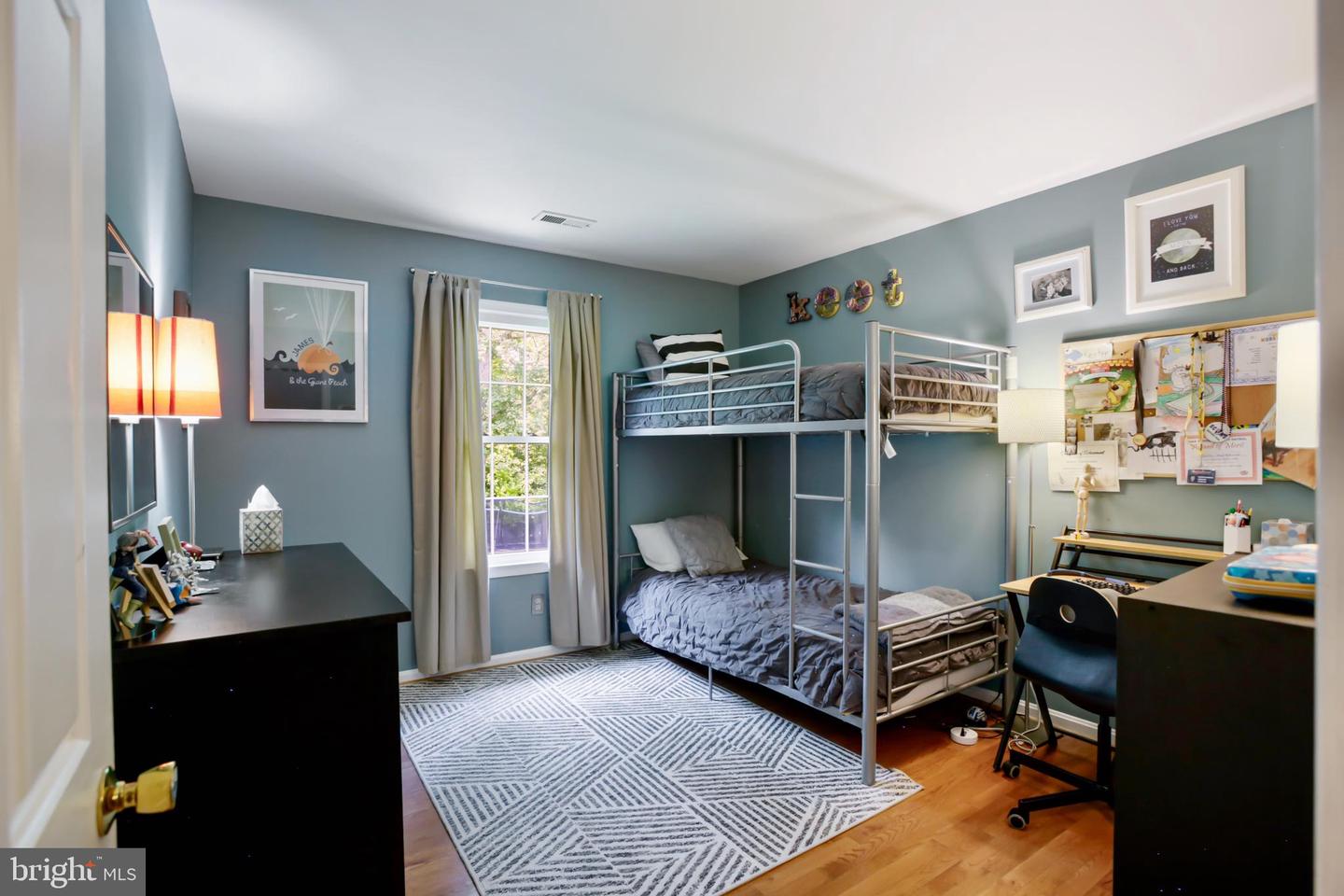 8518 CHASE GLEN CIR, FAIRFAX STATION, Virginia 22039, 5 Bedrooms Bedrooms, ,3 BathroomsBathrooms,Residential,For sale,8518 CHASE GLEN CIR,VAFX2242702 MLS # VAFX2242702