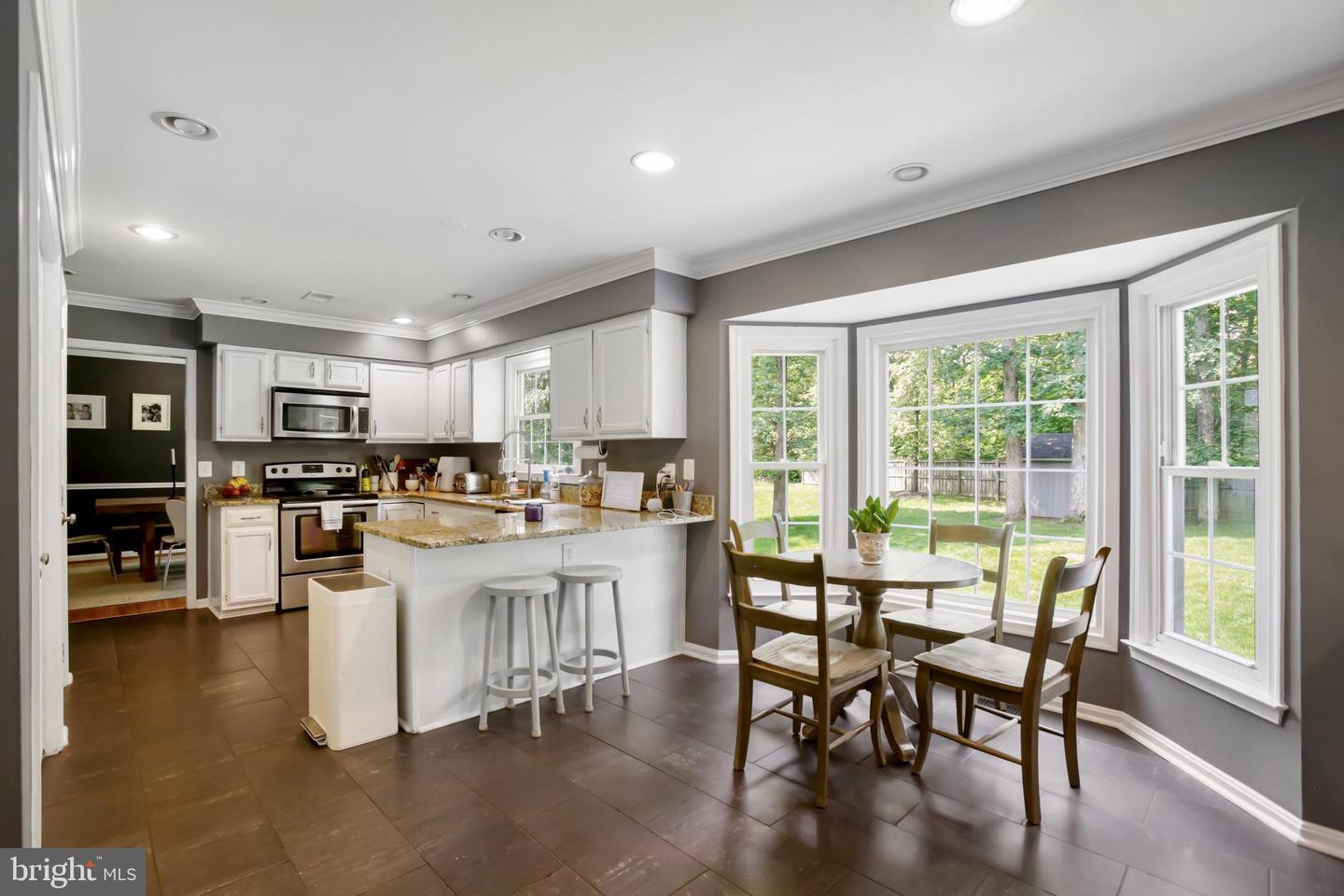8518 CHASE GLEN CIR, FAIRFAX STATION, Virginia 22039, 5 Bedrooms Bedrooms, ,3 BathroomsBathrooms,Residential,For sale,8518 CHASE GLEN CIR,VAFX2242702 MLS # VAFX2242702