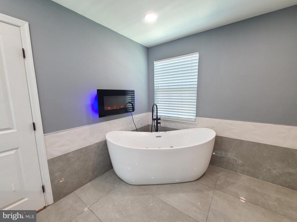 9423 RESERVOIR RD, FREDERICKSBURG, Virginia 22407, 4 Bedrooms Bedrooms, ,3 BathroomsBathrooms,Residential,9423 RESERVOIR RD,VASP2033612 MLS # VASP2033612