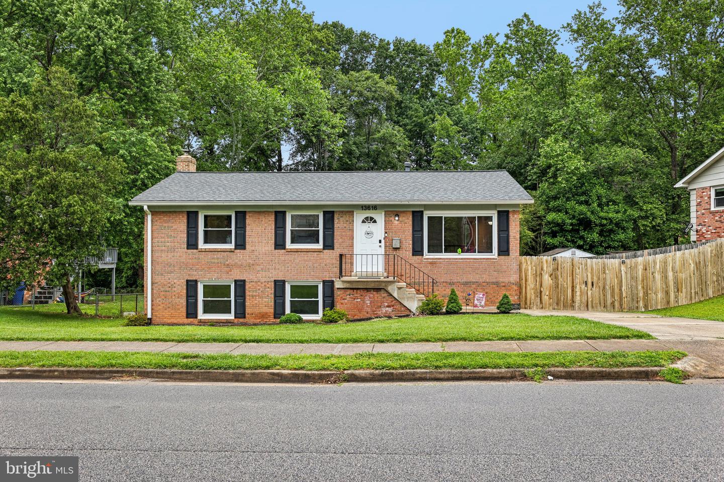 13616 KERRYDALE RD, WOODBRIDGE, Virginia 22193, 5 Bedrooms Bedrooms, ,2 BathroomsBathrooms,Residential,For sale,13616 KERRYDALE RD,VAPW2095452 MLS # VAPW2095452