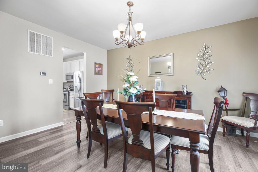 5233 WINDBREAK DR, FREDERICKSBURG, Virginia 22407, 4 Bedrooms Bedrooms, ,2 BathroomsBathrooms,Residential,5233 WINDBREAK DR,VASP2033776 MLS # VASP2033776