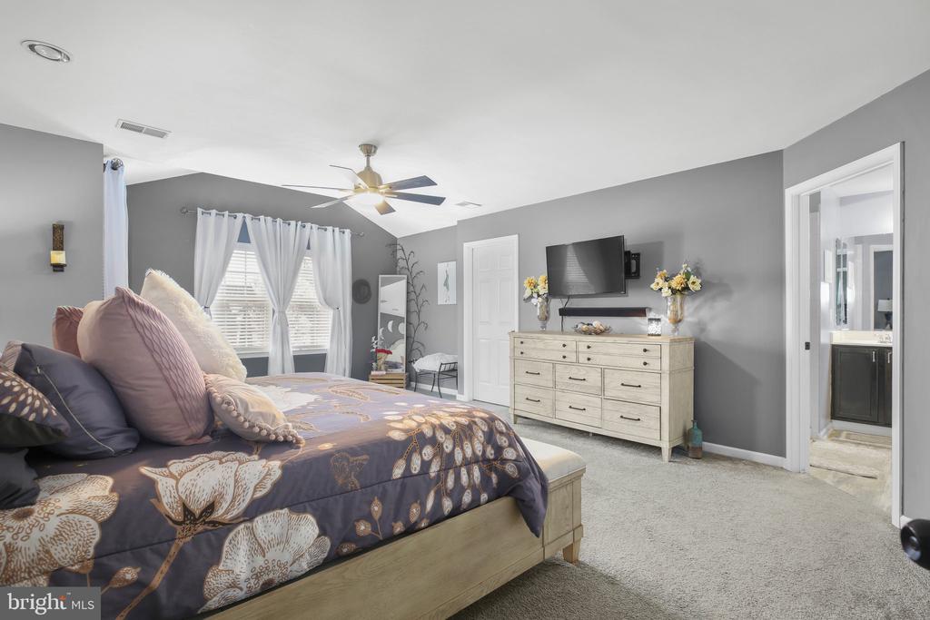 5233 WINDBREAK DR, FREDERICKSBURG, Virginia 22407, 4 Bedrooms Bedrooms, ,2 BathroomsBathrooms,Residential,5233 WINDBREAK DR,VASP2033776 MLS # VASP2033776