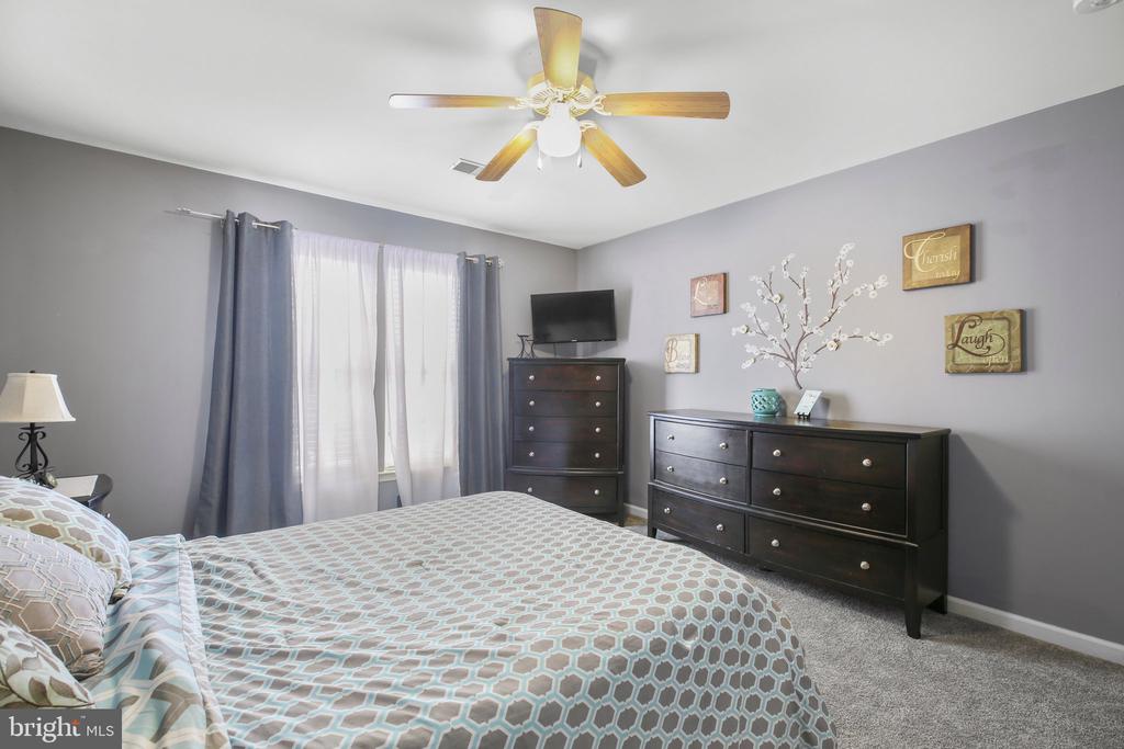 5233 WINDBREAK DR, FREDERICKSBURG, Virginia 22407, 4 Bedrooms Bedrooms, ,2 BathroomsBathrooms,Residential,5233 WINDBREAK DR,VASP2033776 MLS # VASP2033776