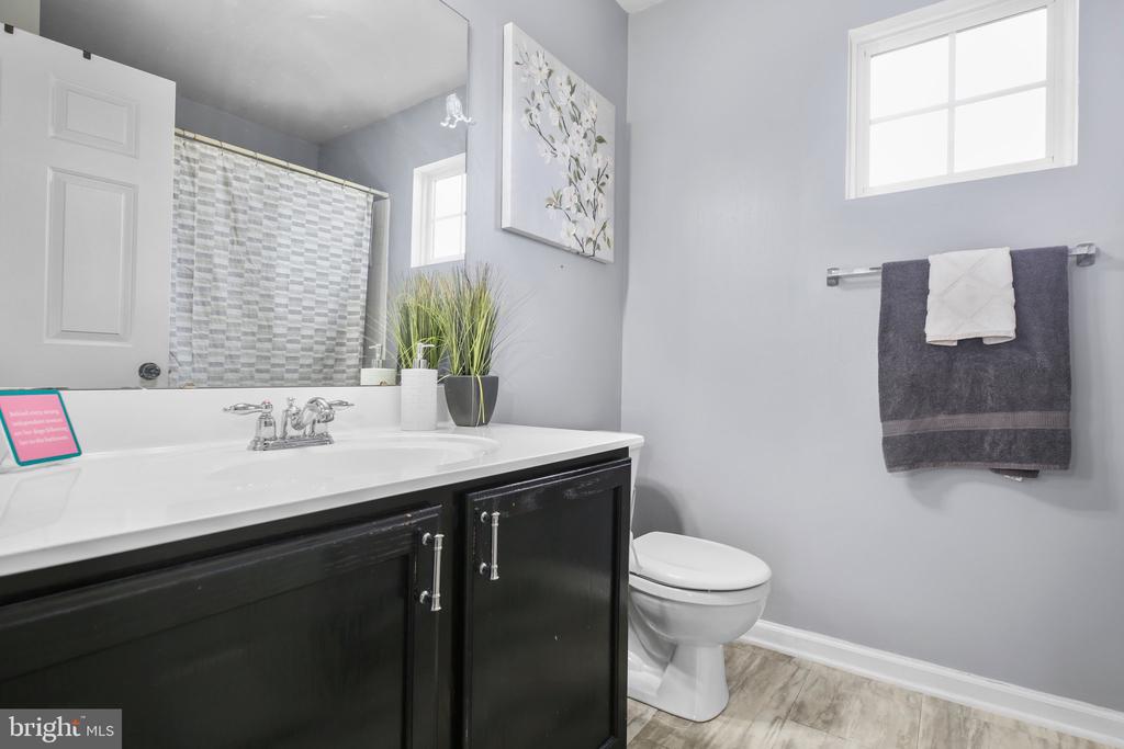 5233 WINDBREAK DR, FREDERICKSBURG, Virginia 22407, 4 Bedrooms Bedrooms, ,2 BathroomsBathrooms,Residential,5233 WINDBREAK DR,VASP2033776 MLS # VASP2033776