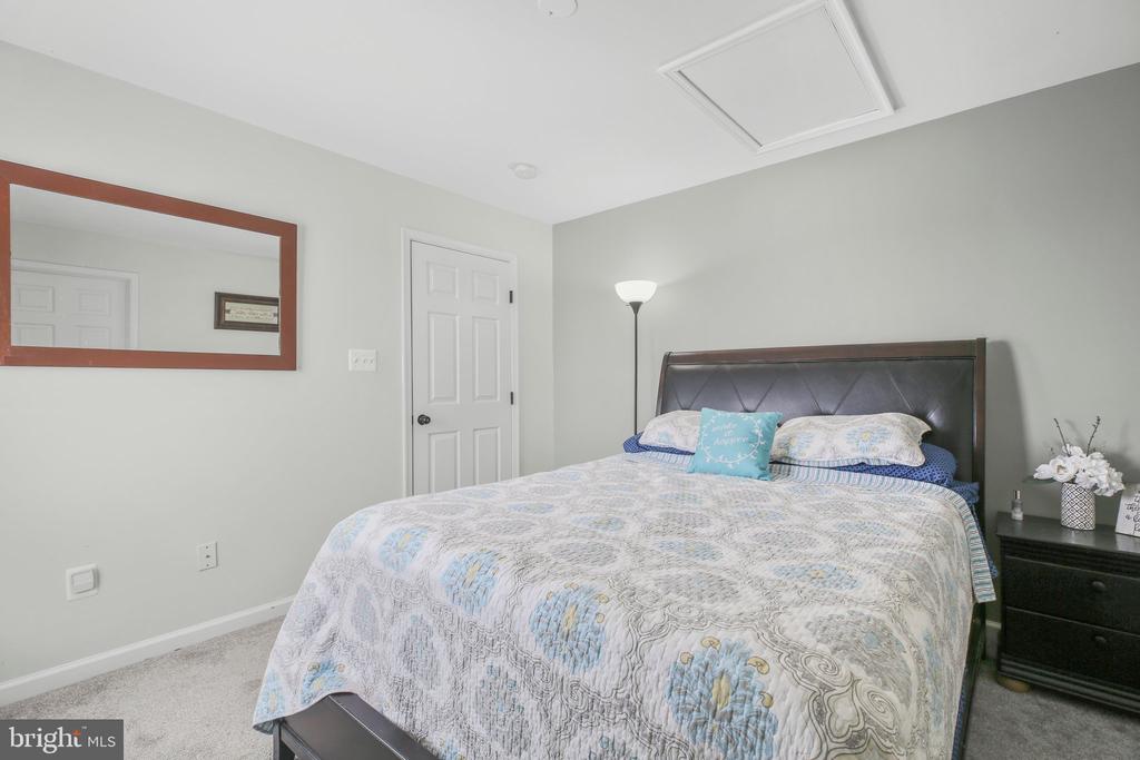 5233 WINDBREAK DR, FREDERICKSBURG, Virginia 22407, 4 Bedrooms Bedrooms, ,2 BathroomsBathrooms,Residential,5233 WINDBREAK DR,VASP2033776 MLS # VASP2033776