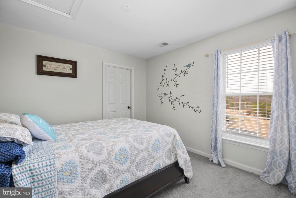 5233 WINDBREAK DR, FREDERICKSBURG, Virginia 22407, 4 Bedrooms Bedrooms, ,2 BathroomsBathrooms,Residential,5233 WINDBREAK DR,VASP2033776 MLS # VASP2033776