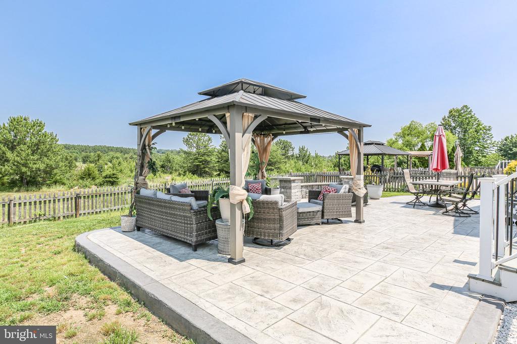 5233 WINDBREAK DR, FREDERICKSBURG, Virginia 22407, 4 Bedrooms Bedrooms, ,2 BathroomsBathrooms,Residential,5233 WINDBREAK DR,VASP2033776 MLS # VASP2033776